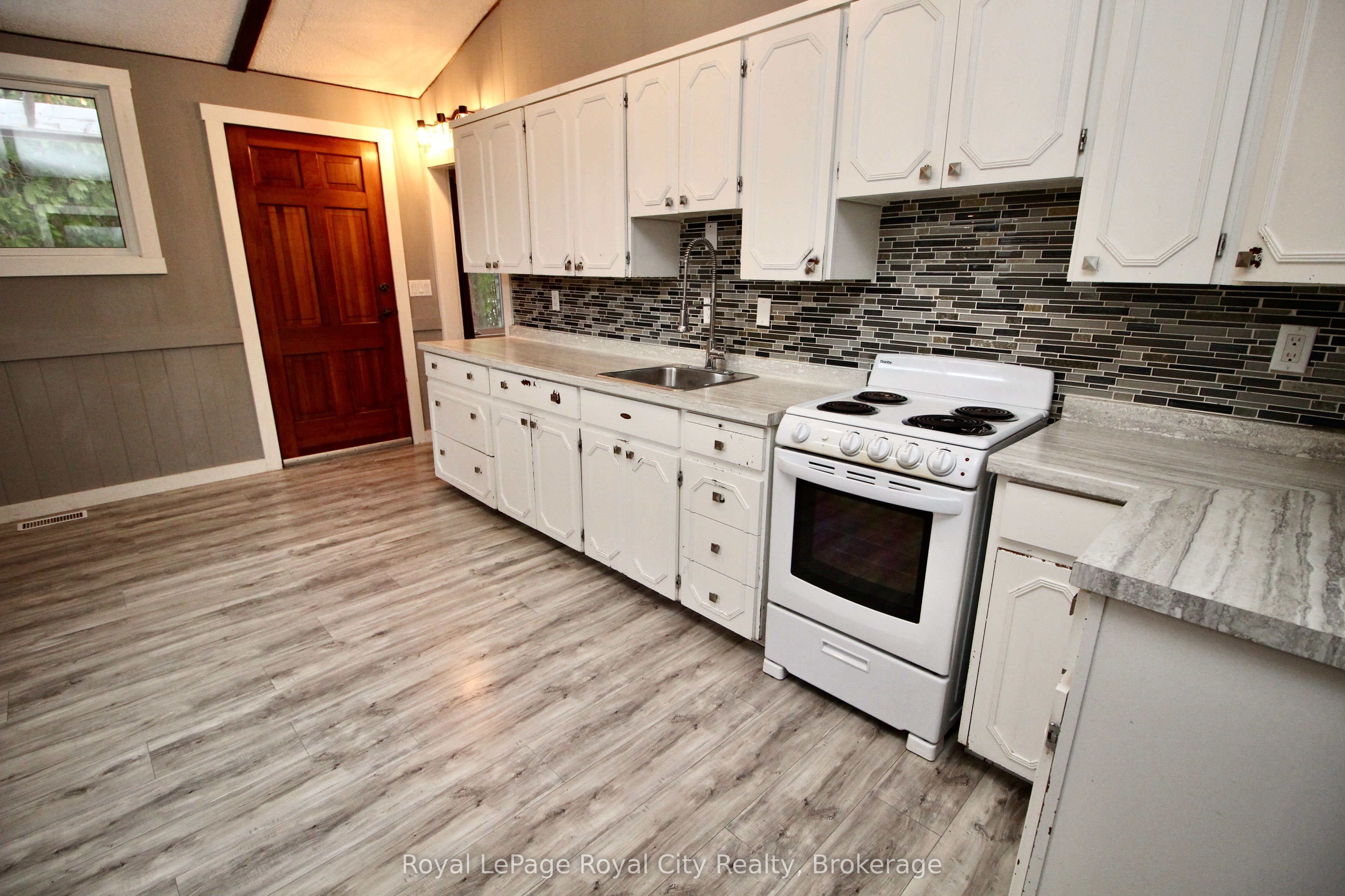 4616 6 Highway Property Photo 5