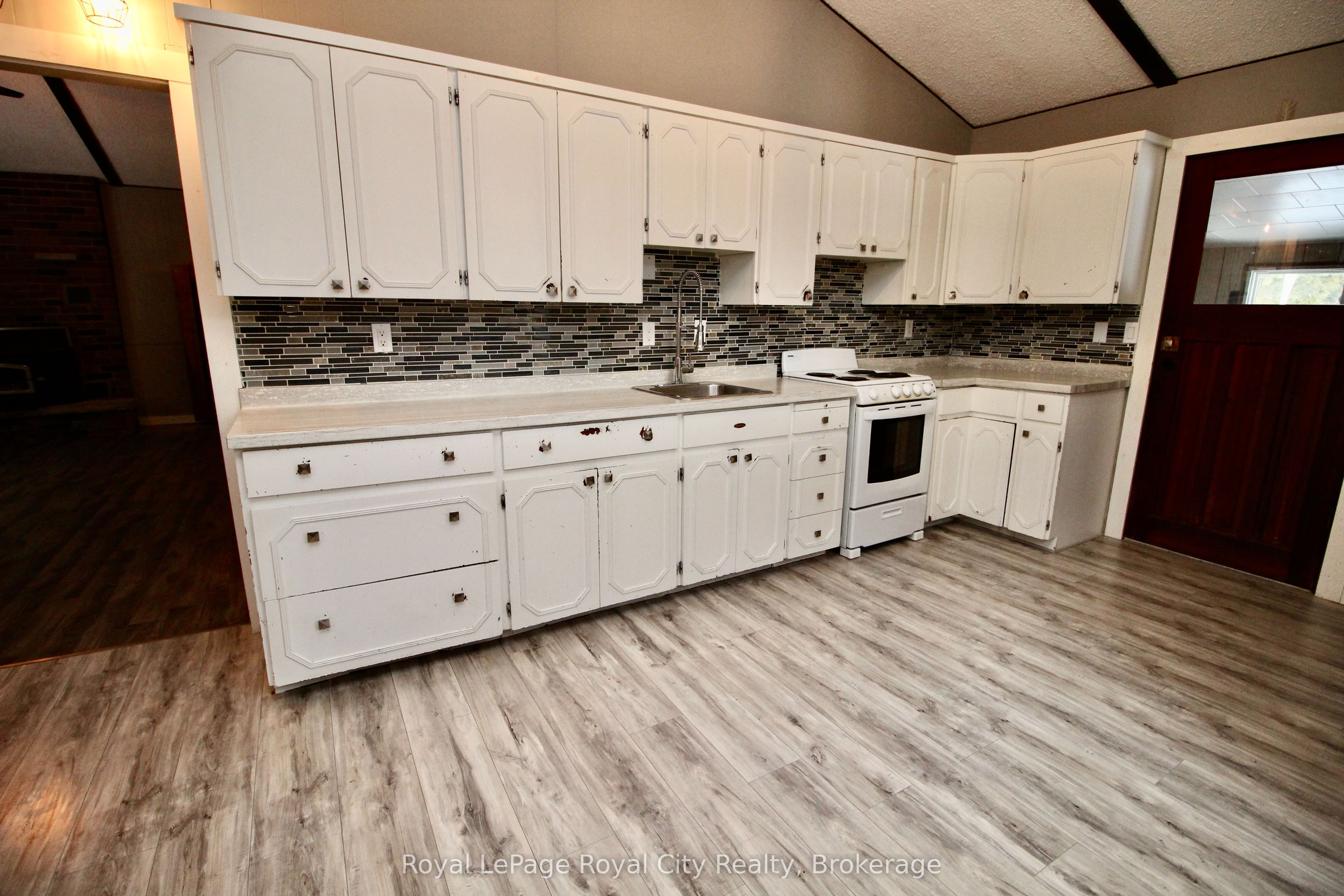 4616 6 Highway Property Photo 6