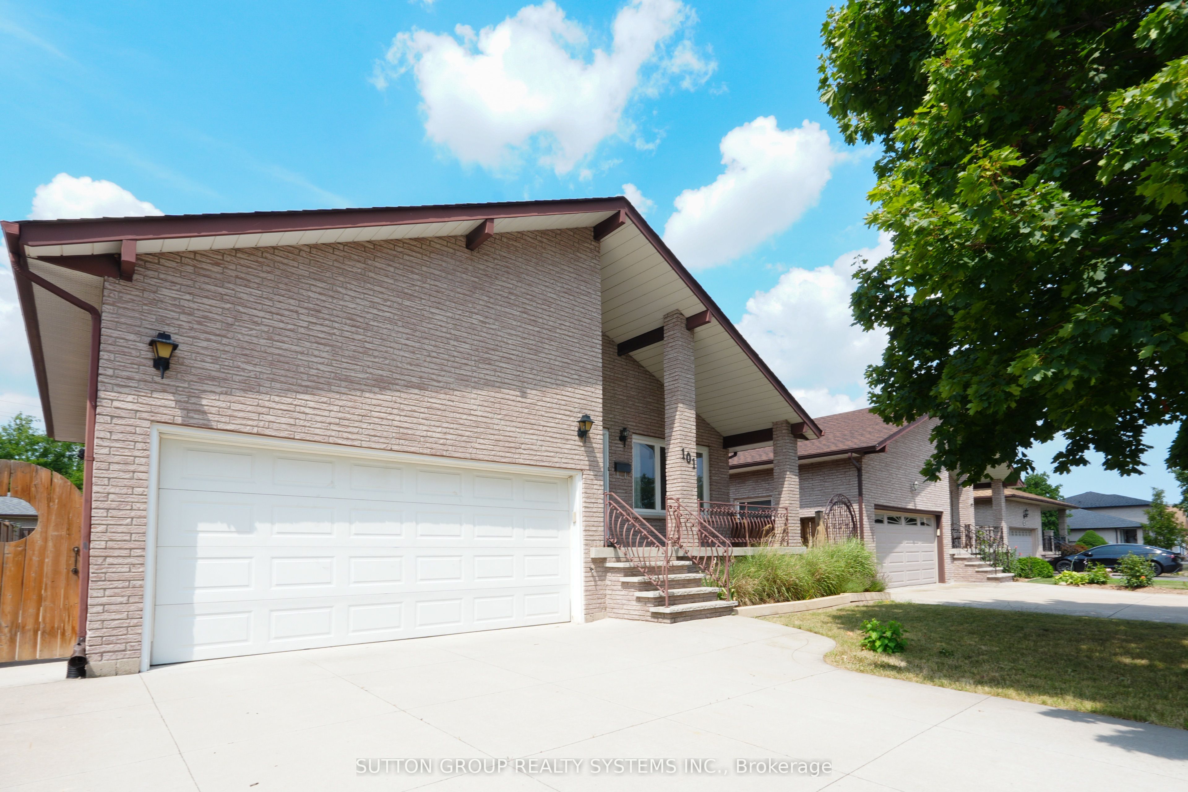 101 Henley Dr