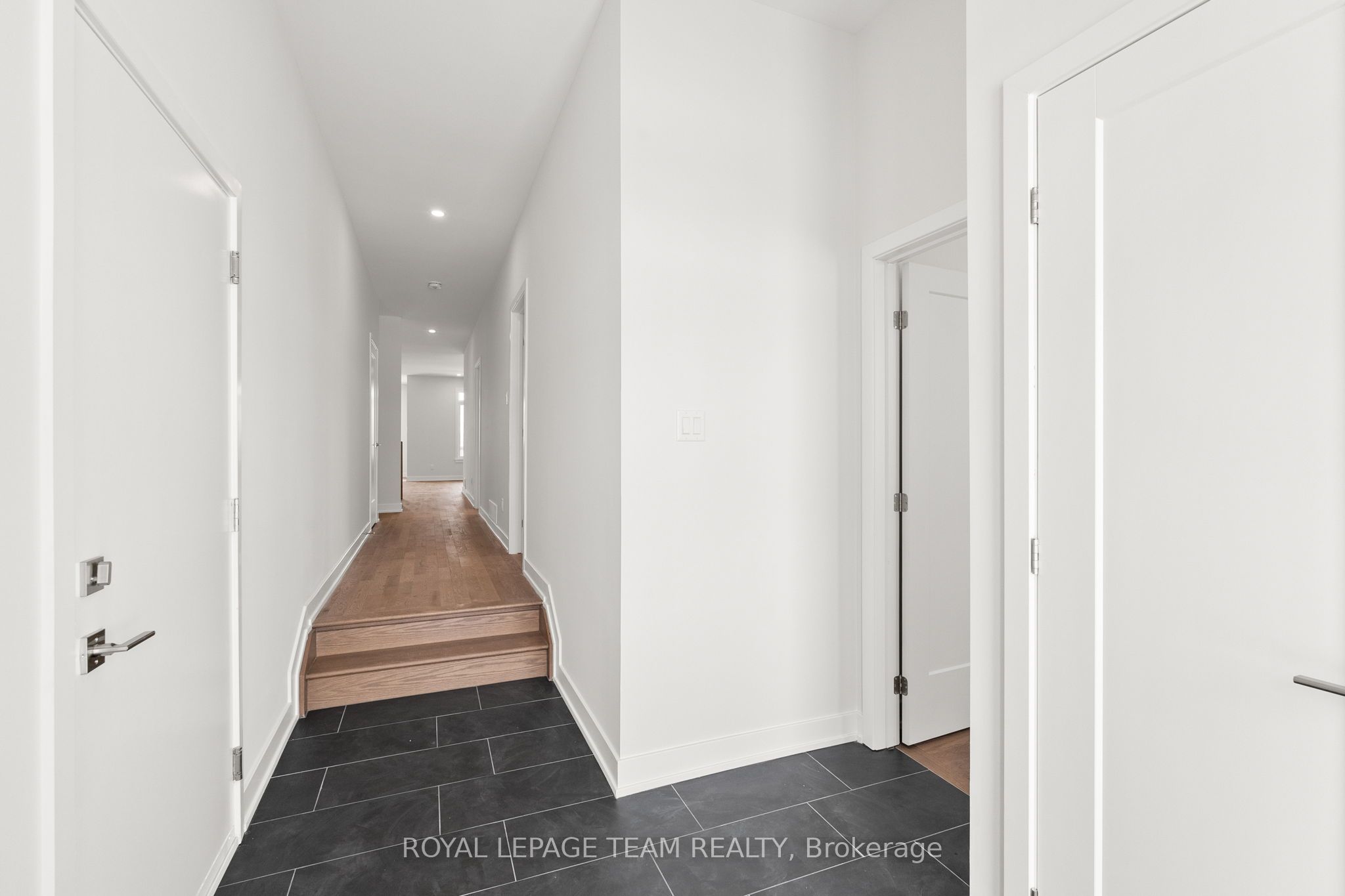 1086 Moore St Property Photo 5