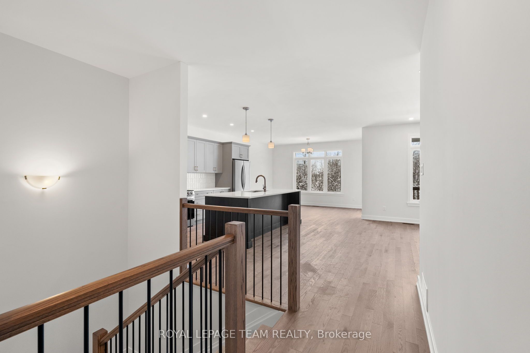 1086 Moore St Property Photo 7