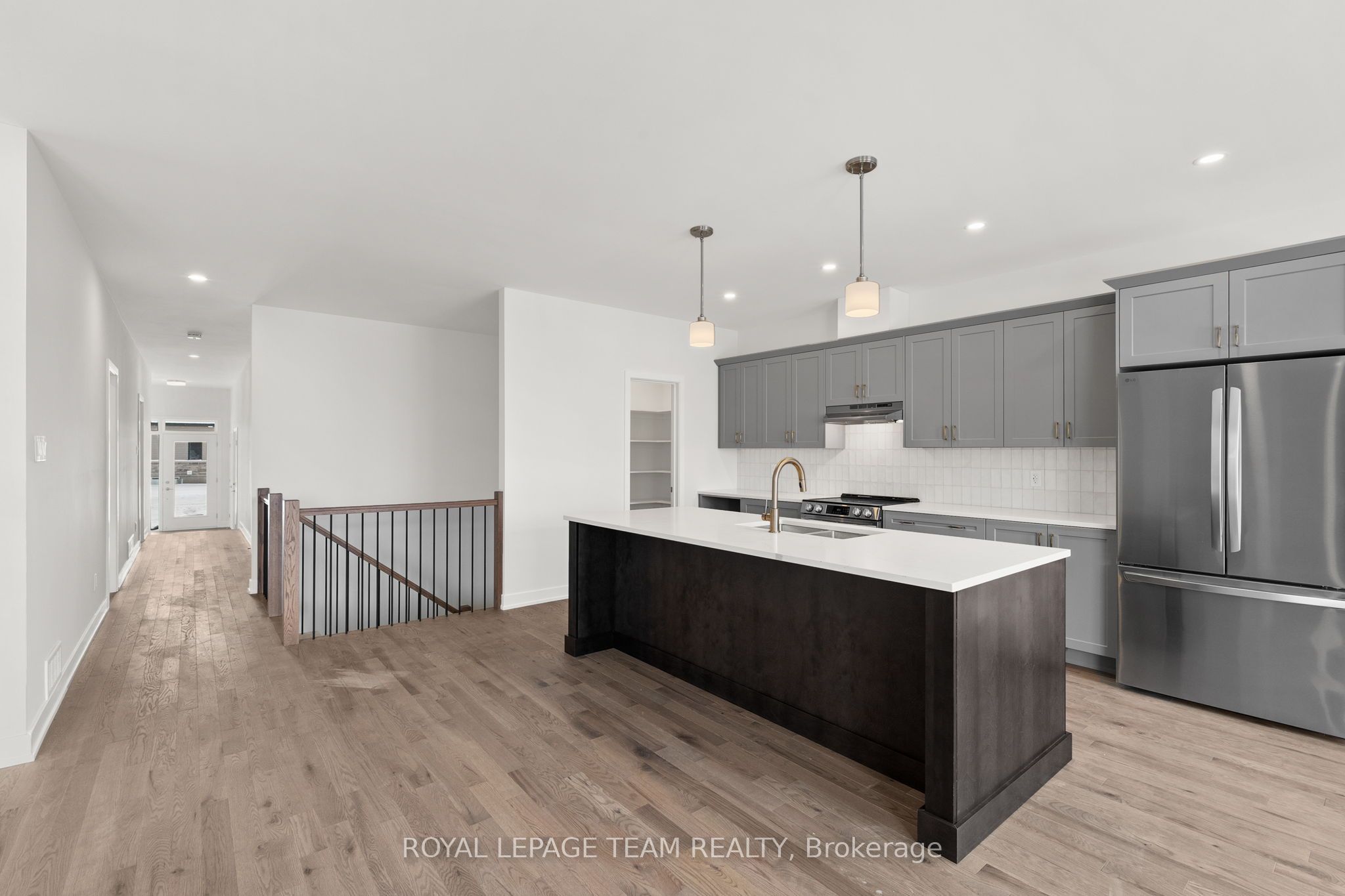 1086 Moore St Property Photo 10