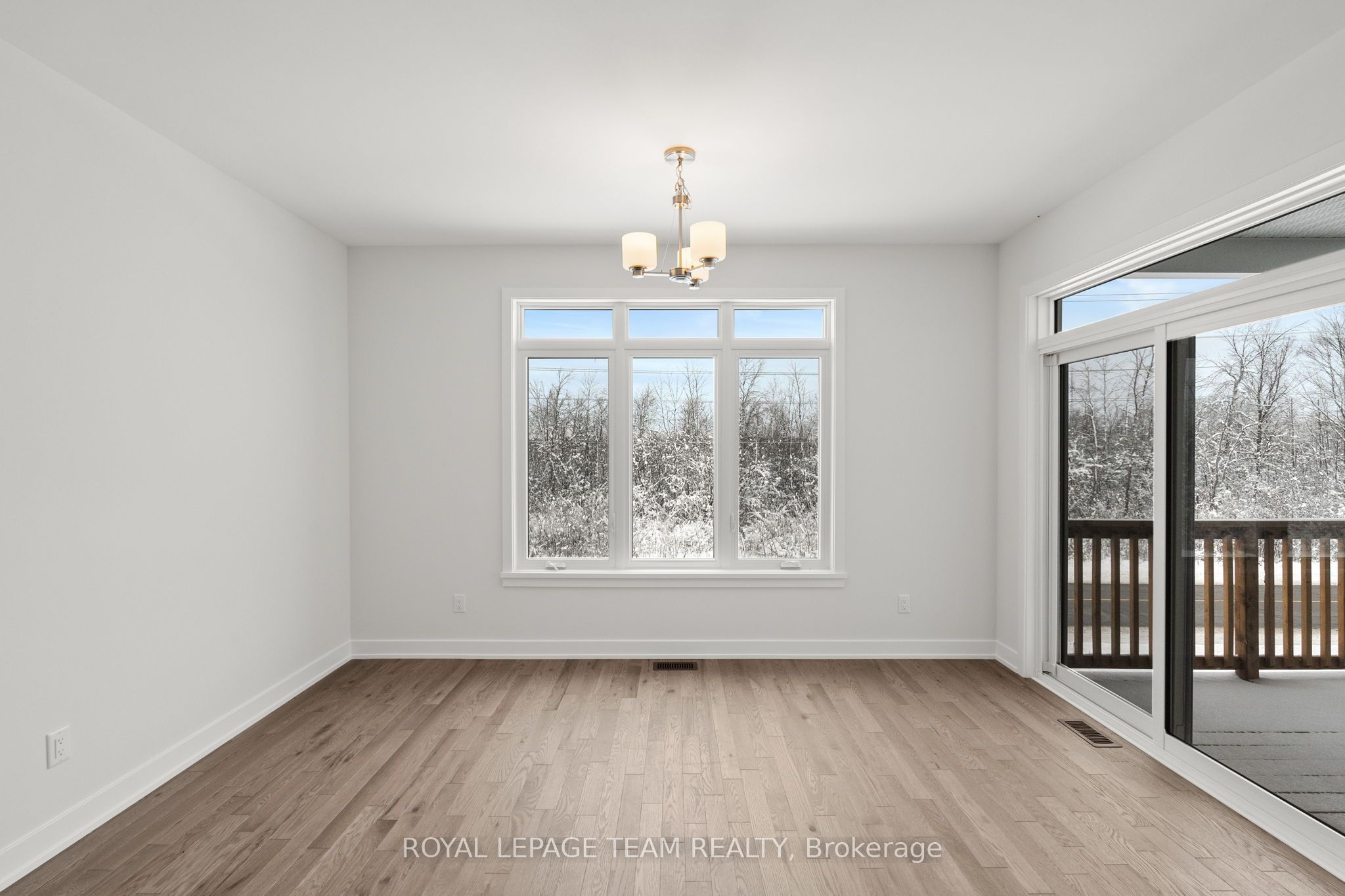 1086 Moore St Property Photo 15