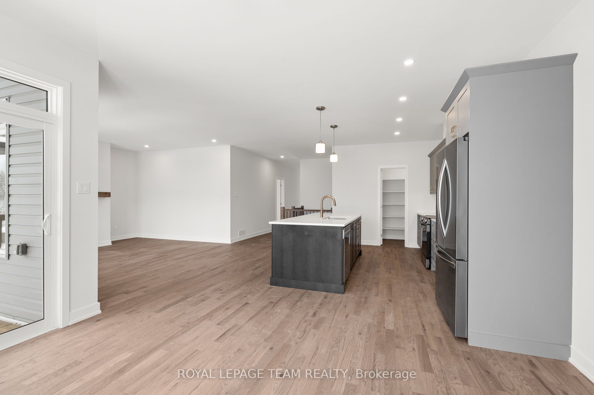1086 Moore St Property Photo 18
