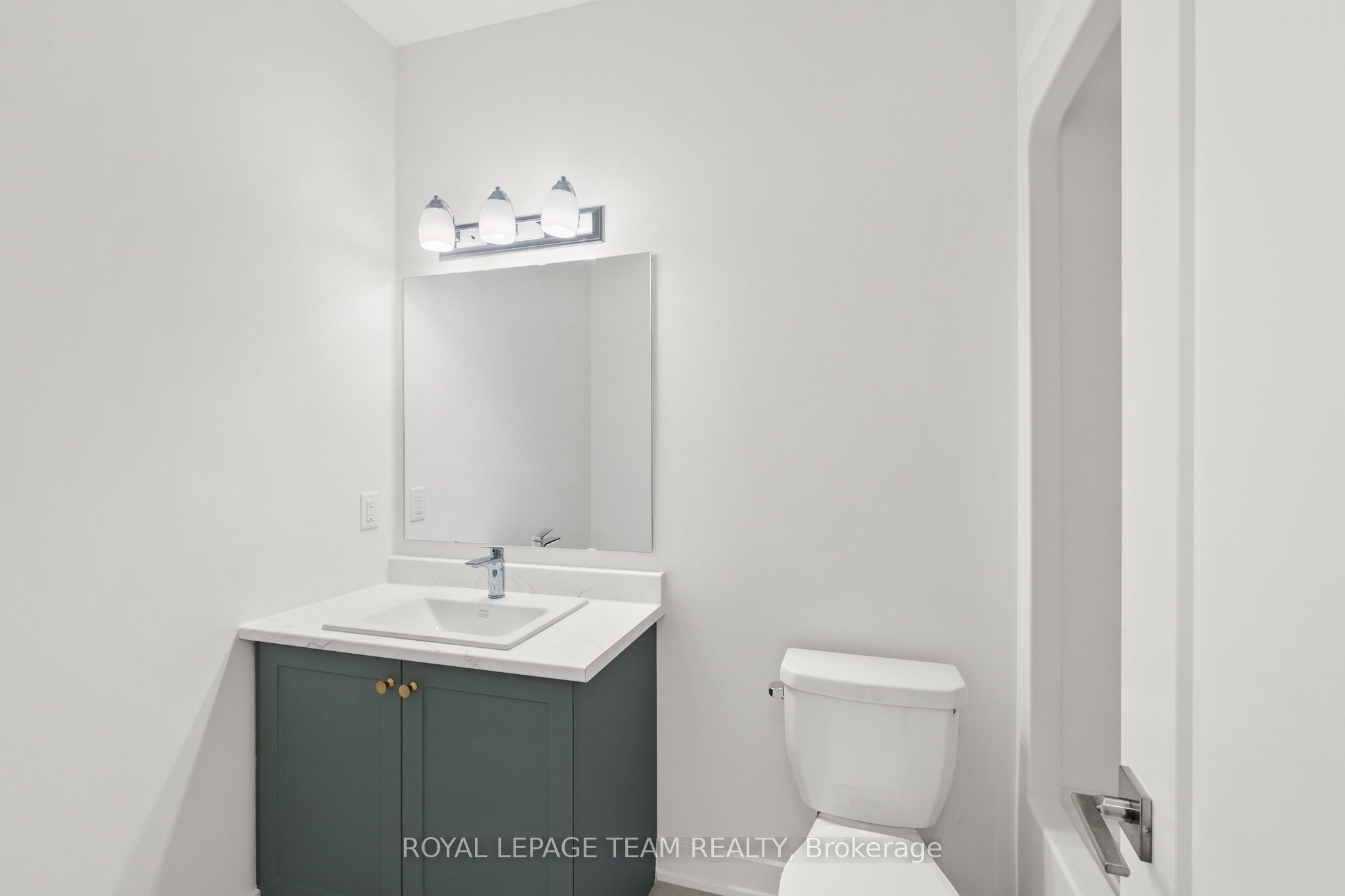 1086 Moore St Property Photo 29