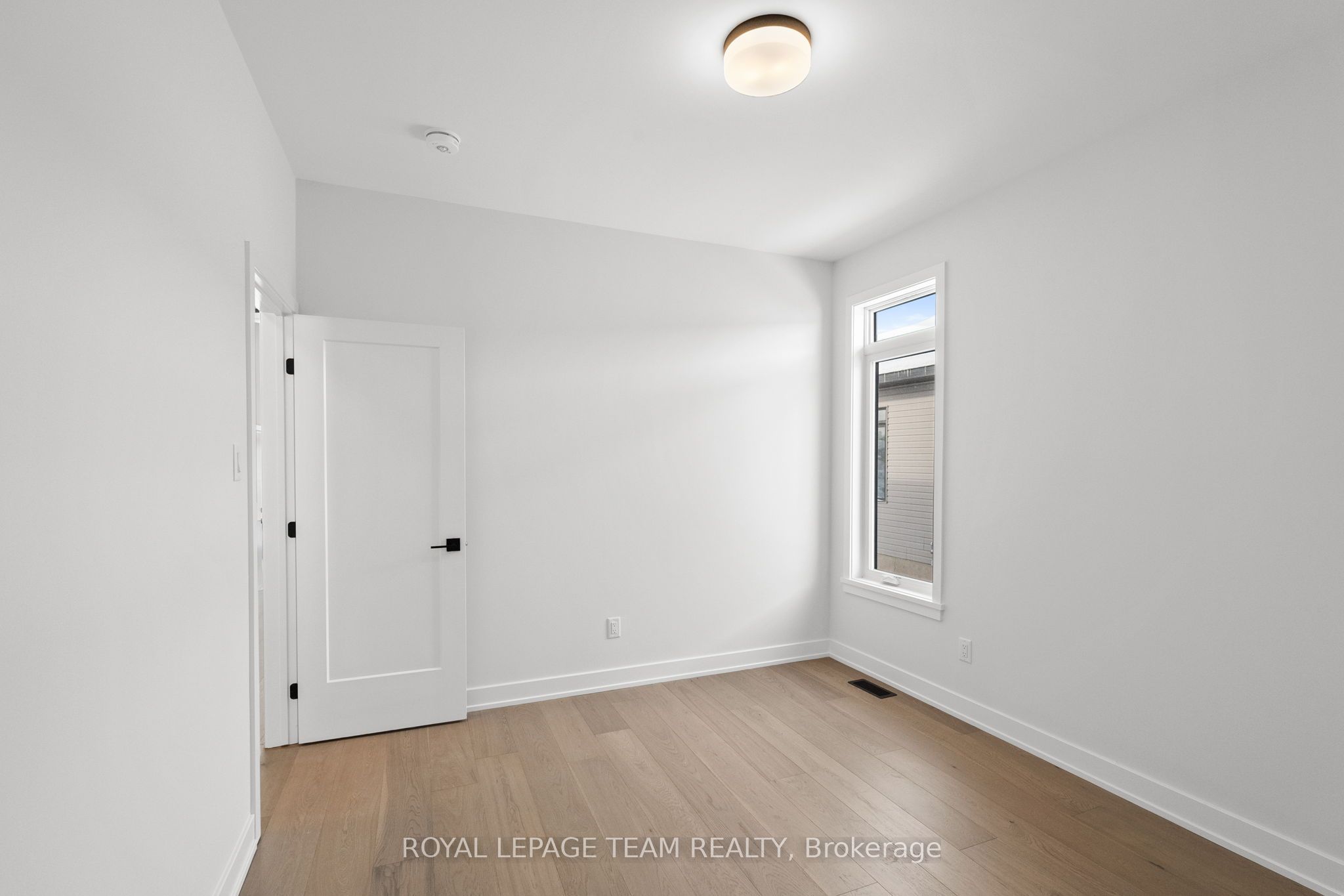 1051 Moore Street Property Photo 33