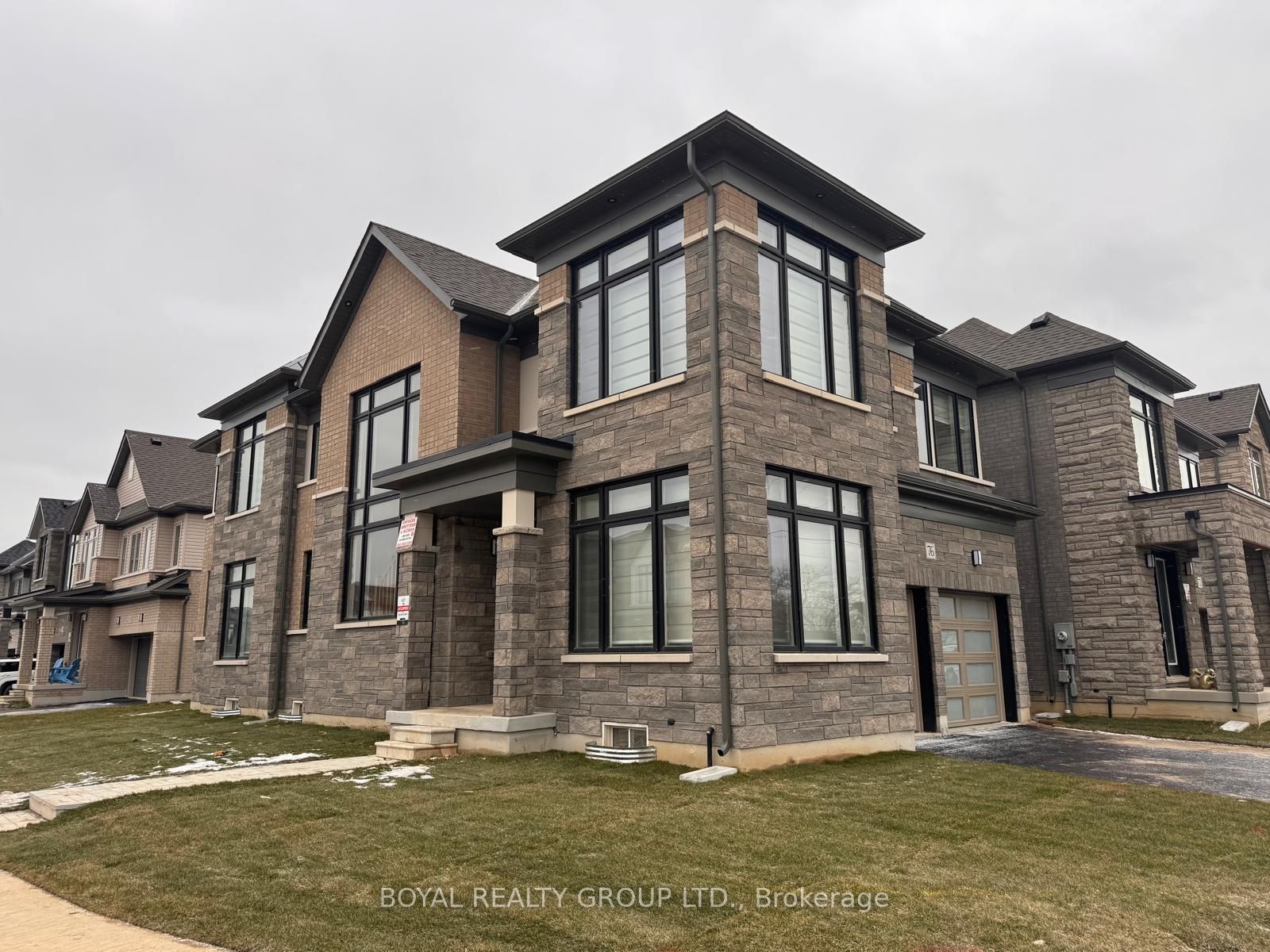 76 Soules Square Property Photo 1