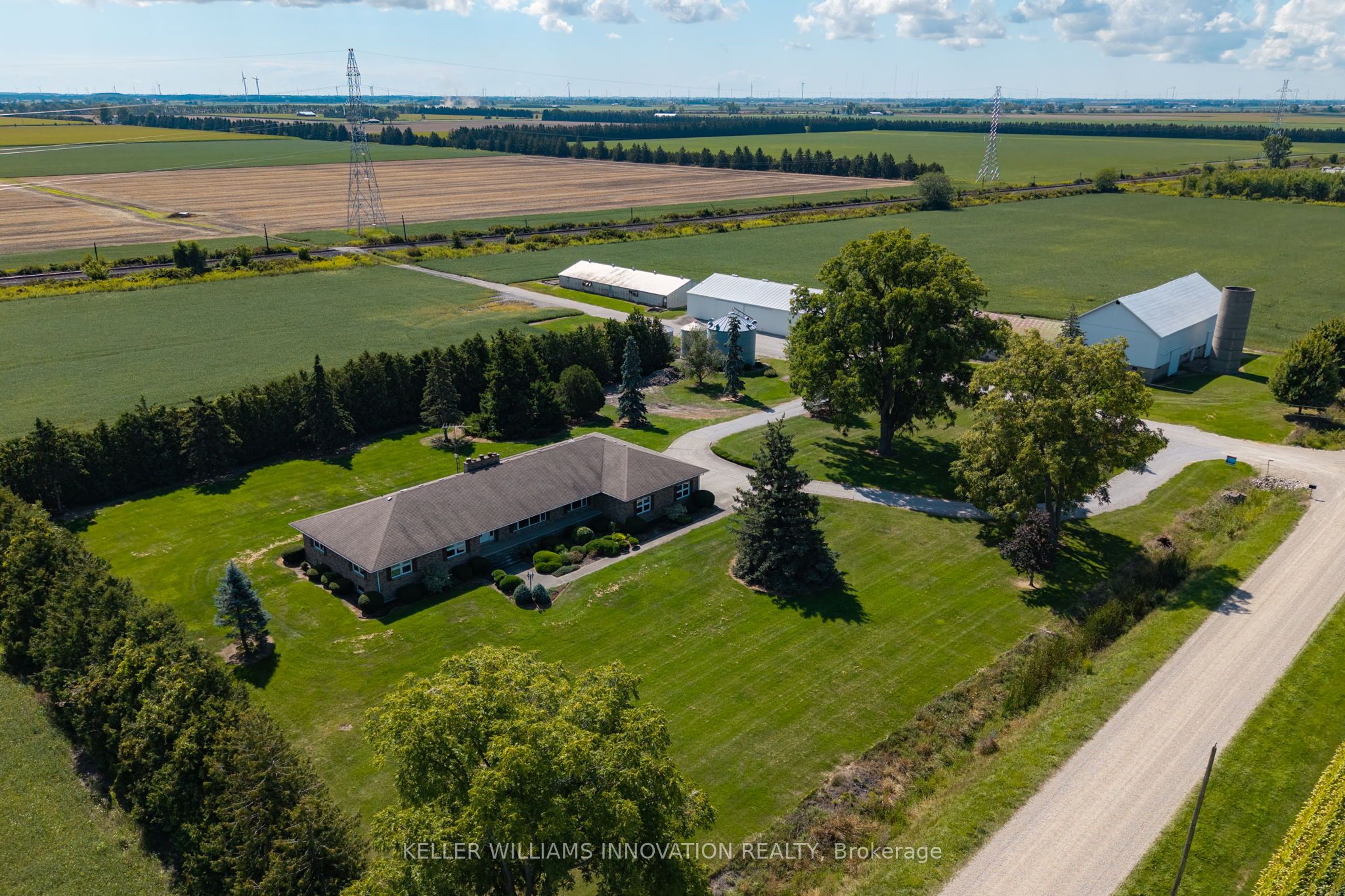 6828 Third Line Road Property Photo 4