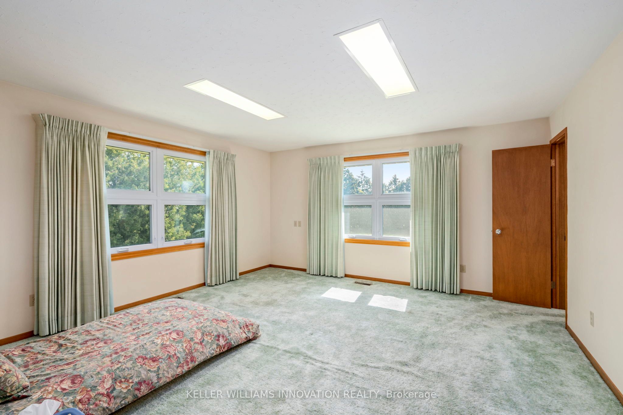 6828 Third Line Road Property Photo 35