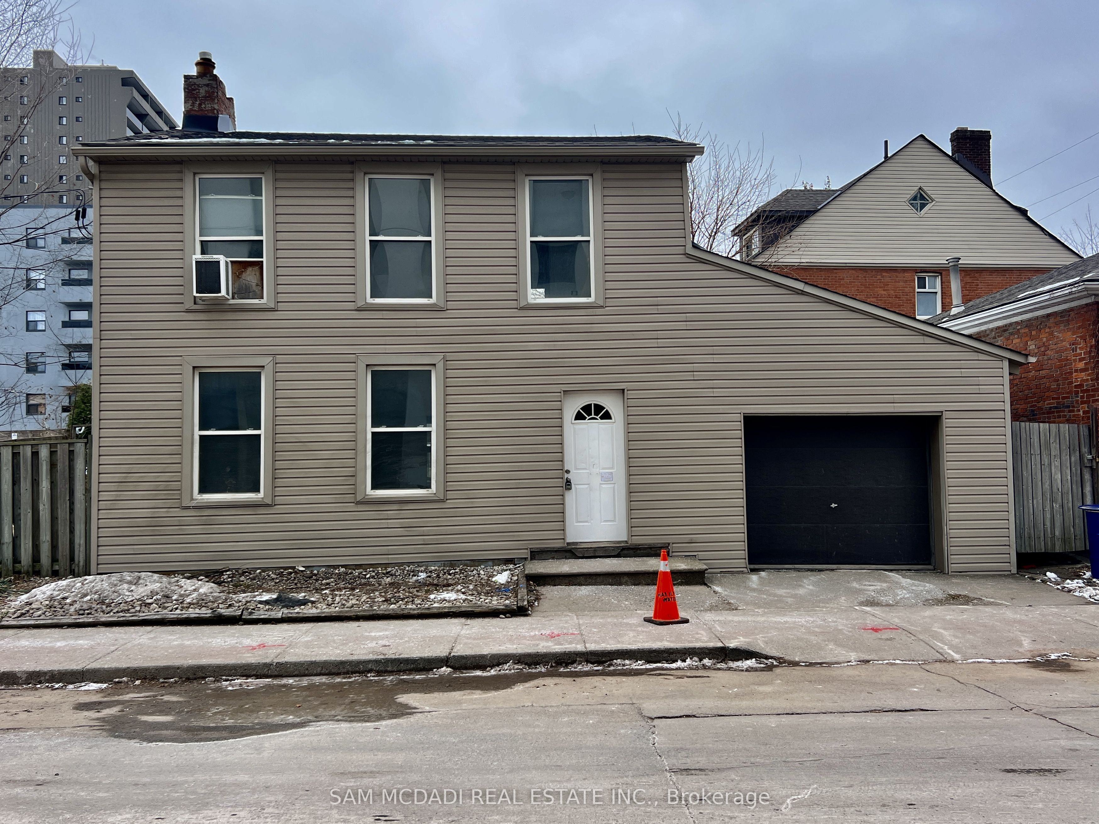 166 Jackson Street E Property Photo 1