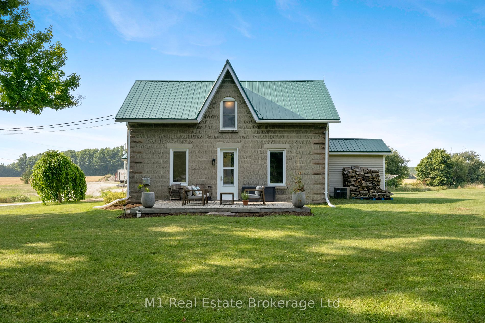 8420 Sixth Line Property Photo 1