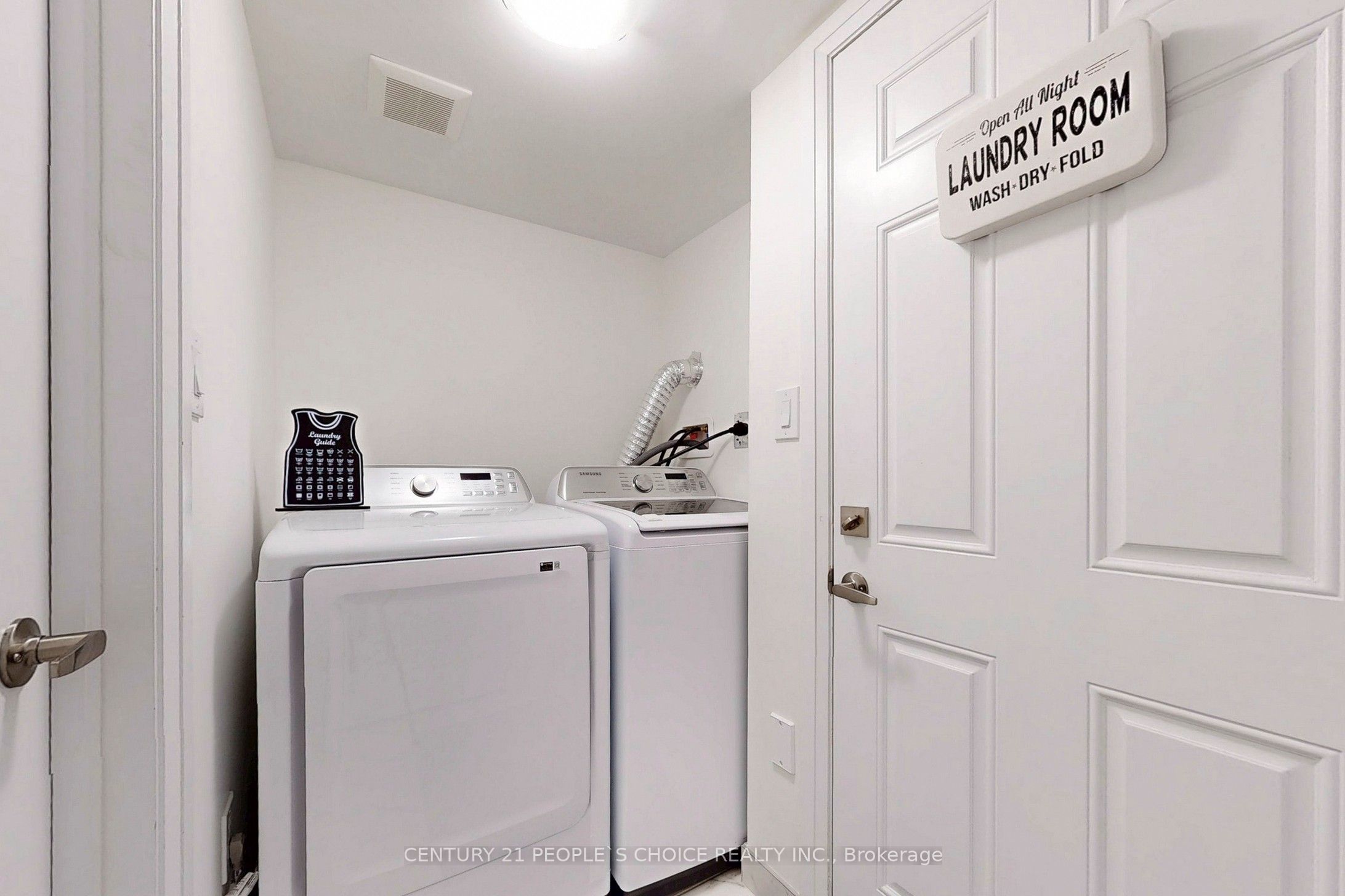 19 Central Market Drive Property Photo 35