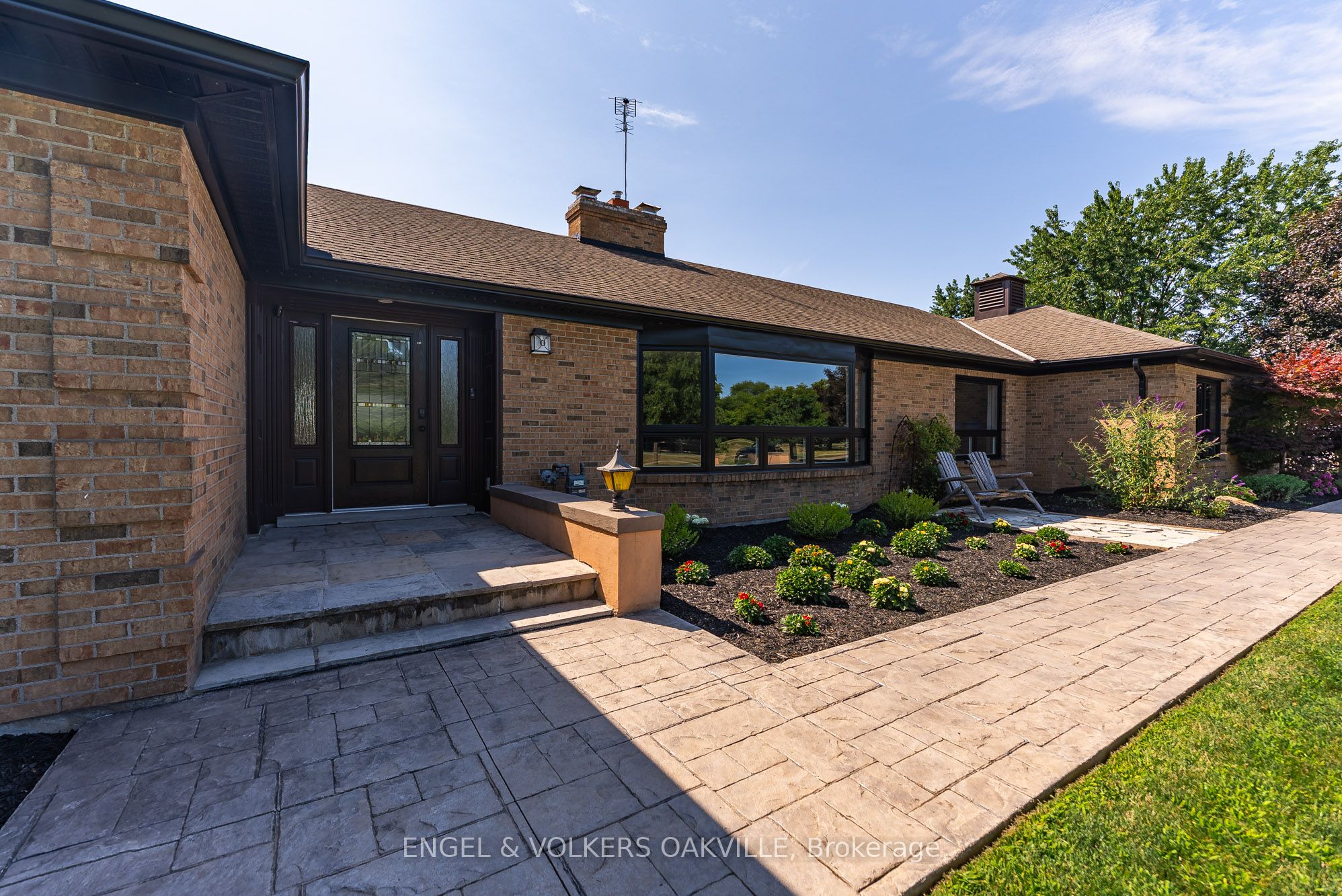 15578 Niagara River Parkway Property Photo 1