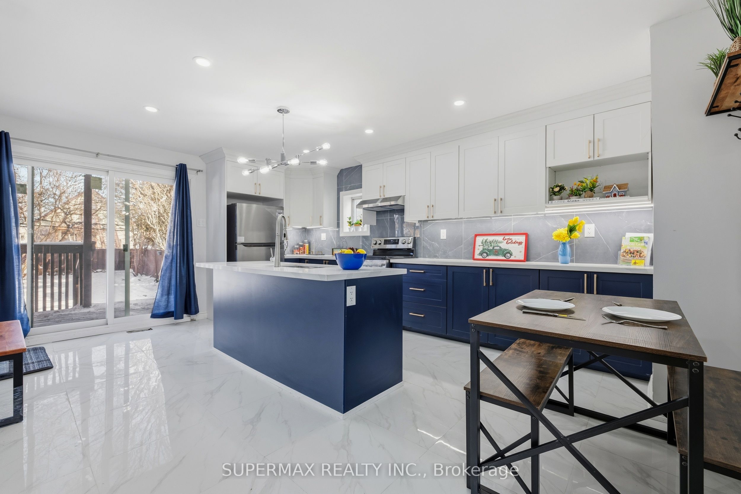 156 Brisbin St Property Photo 1