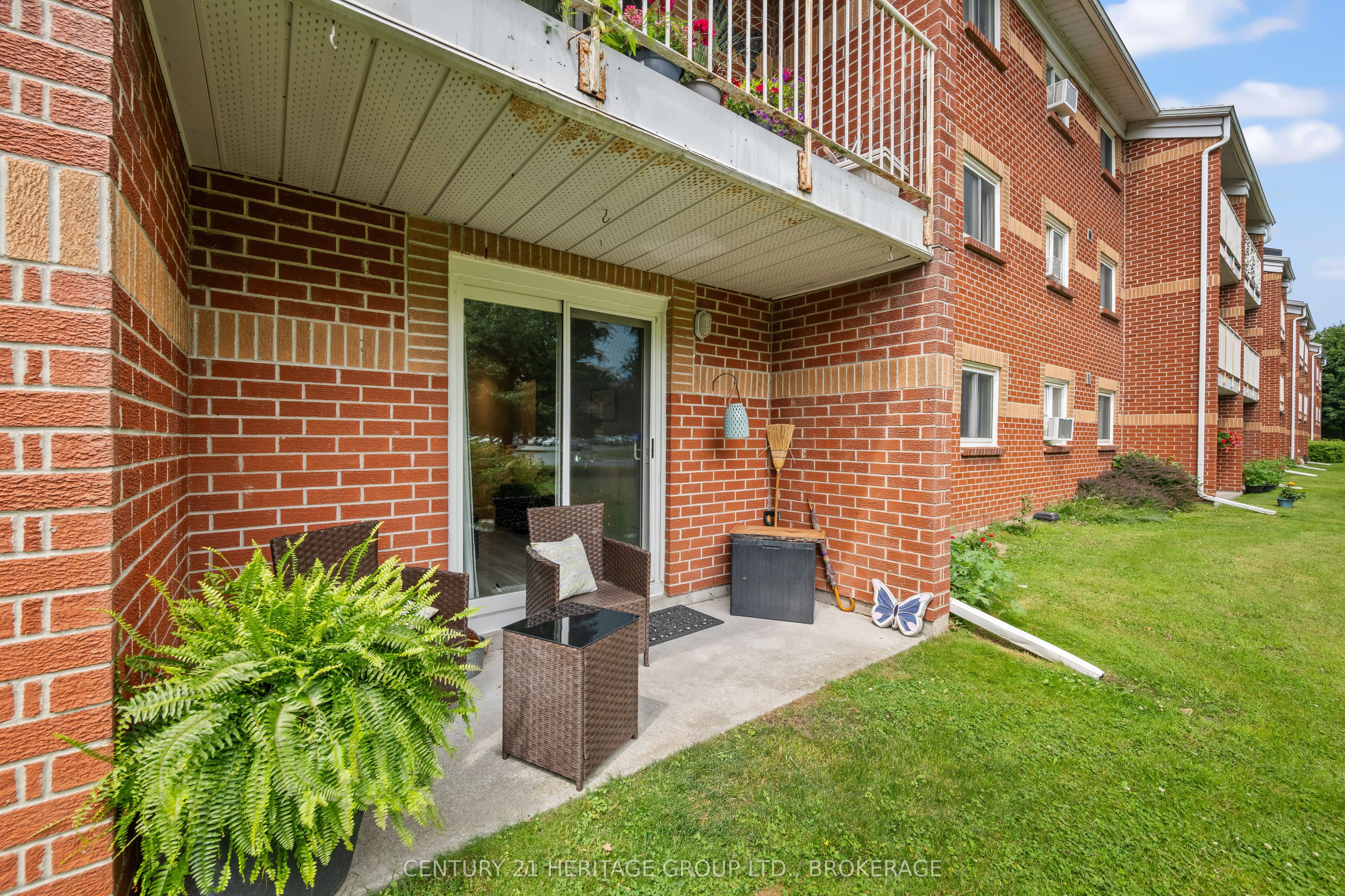 573 Armstrong Rd Property Photo 4