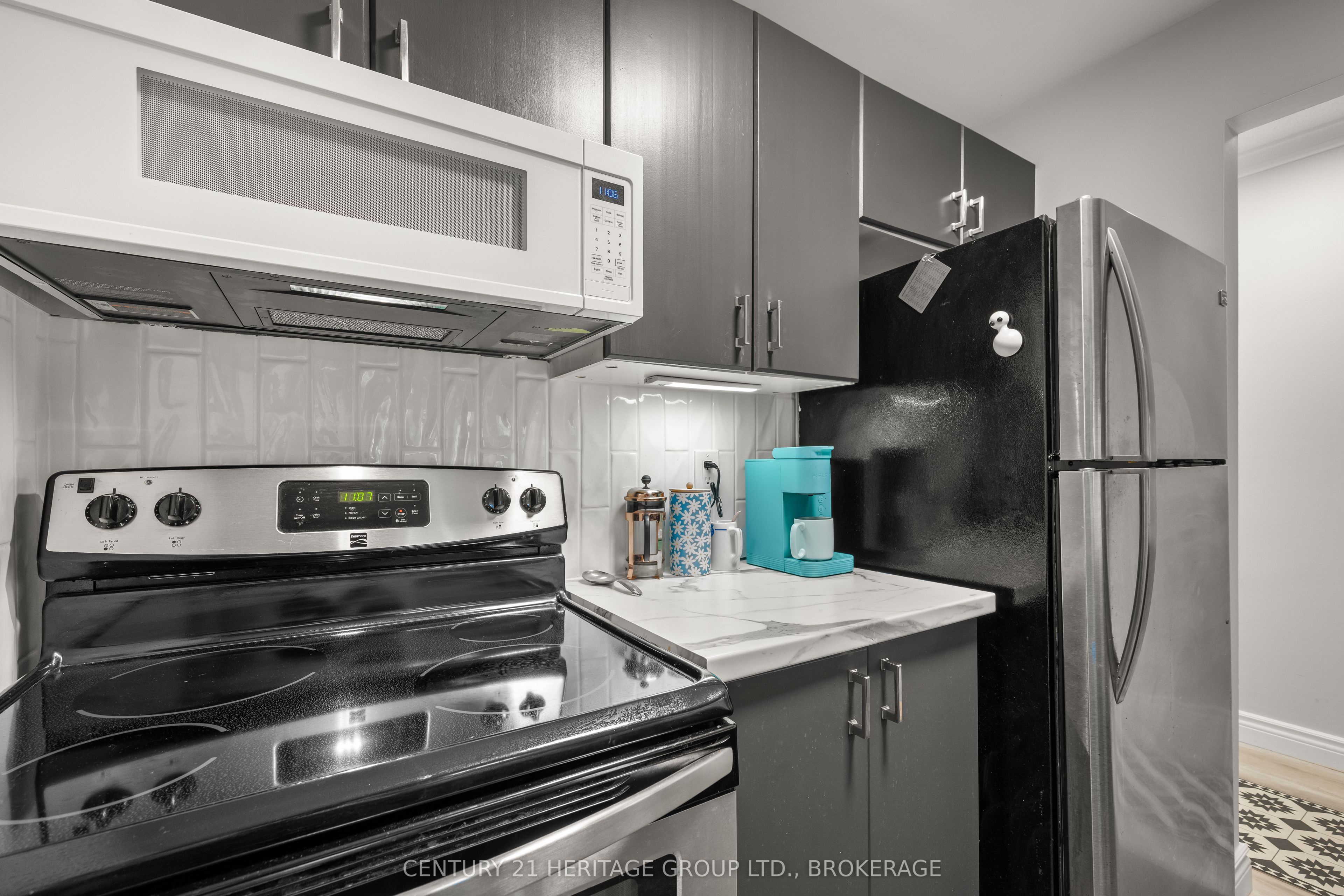 573 Armstrong Rd Property Photo 11
