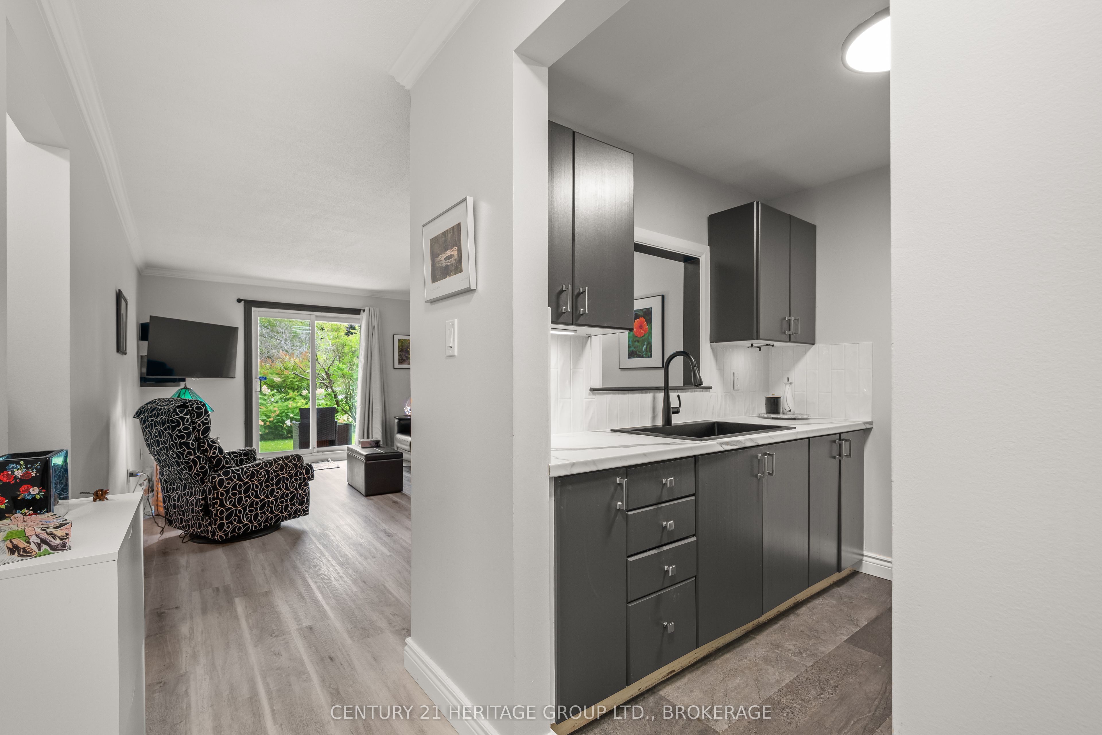 573 Armstrong Rd Property Photo 12