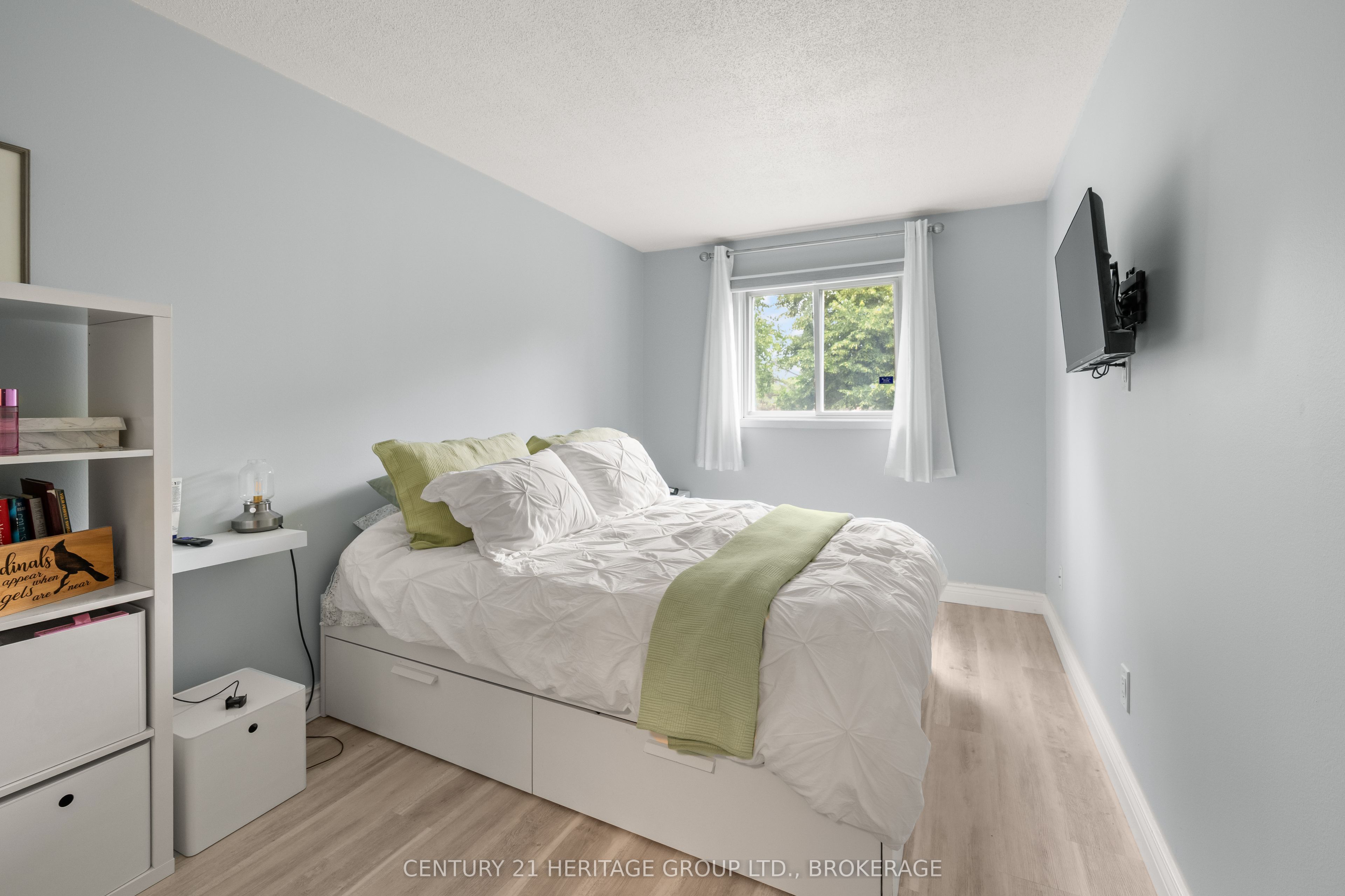 573 Armstrong Rd Property Photo 22