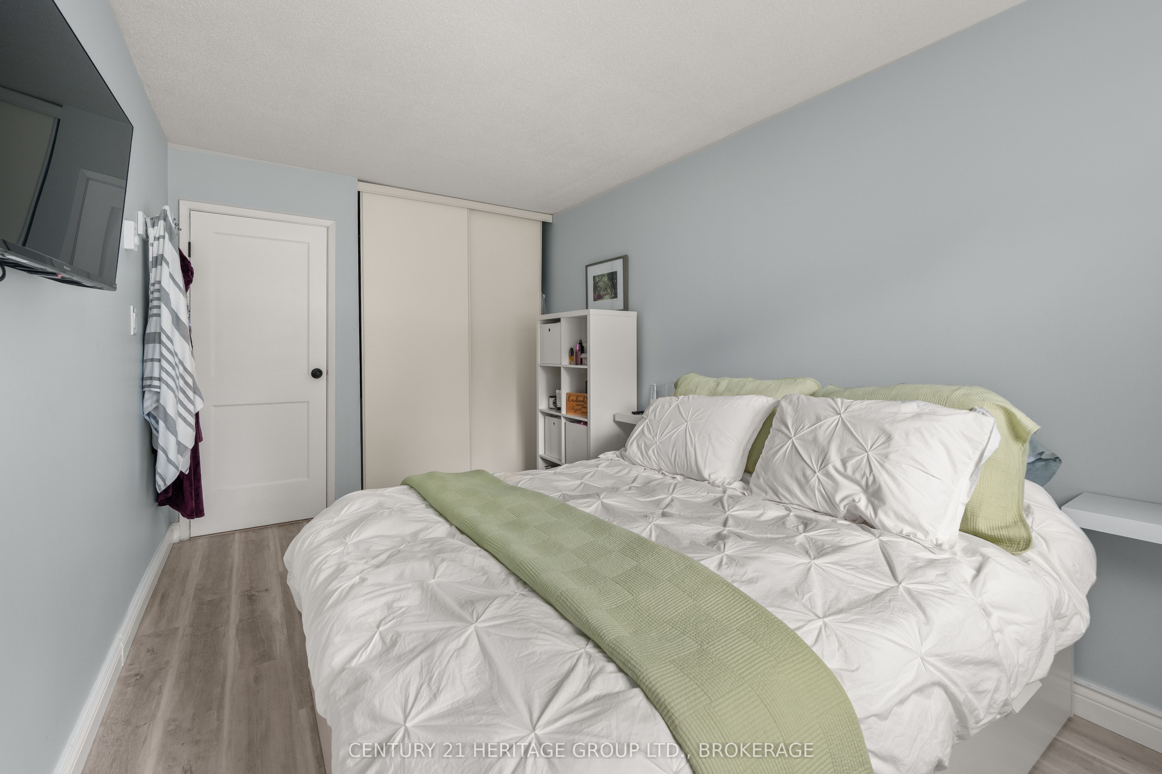 573 Armstrong Rd Property Photo 23