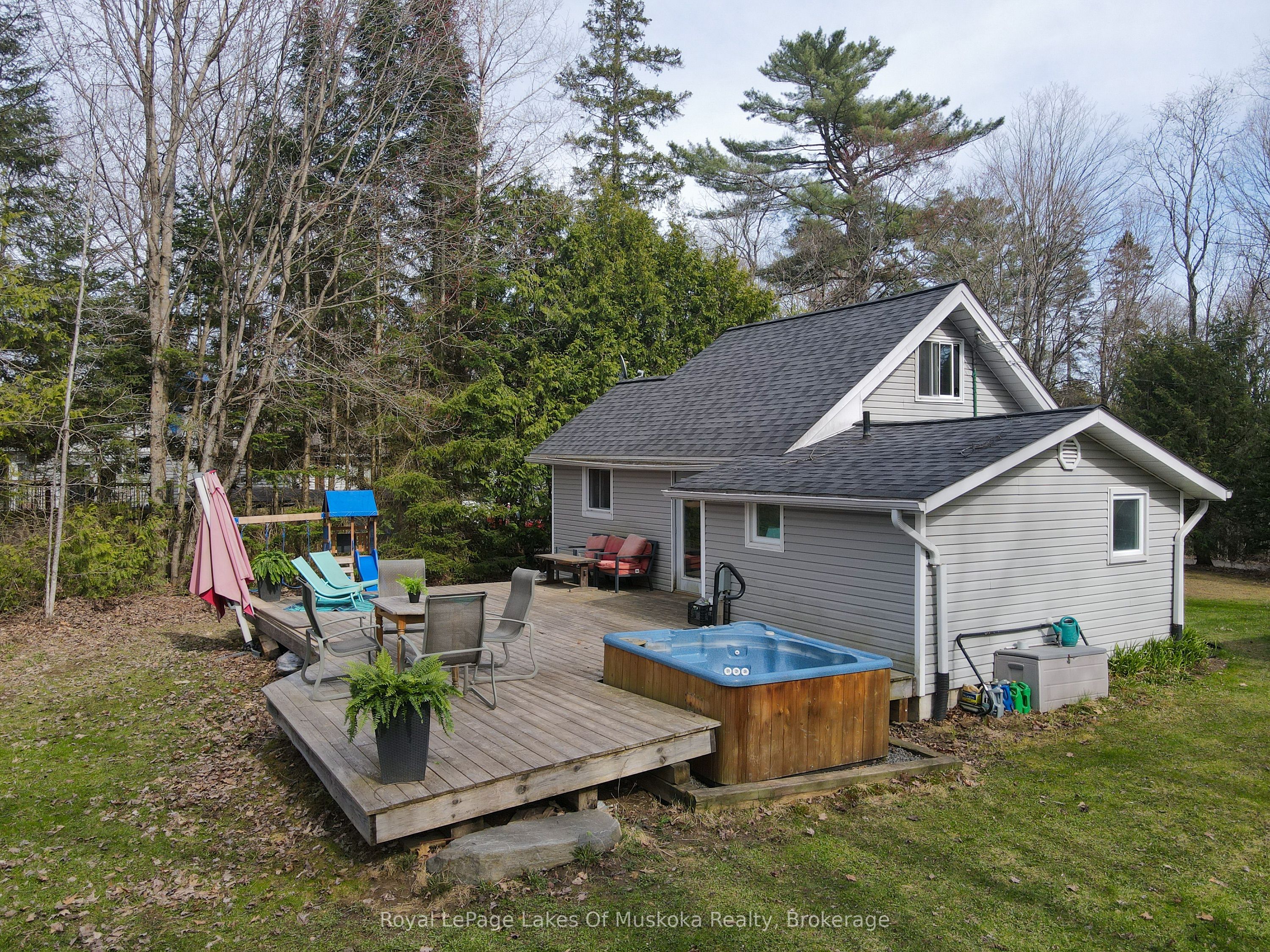 6 Hibberd Ln Property Photo 3