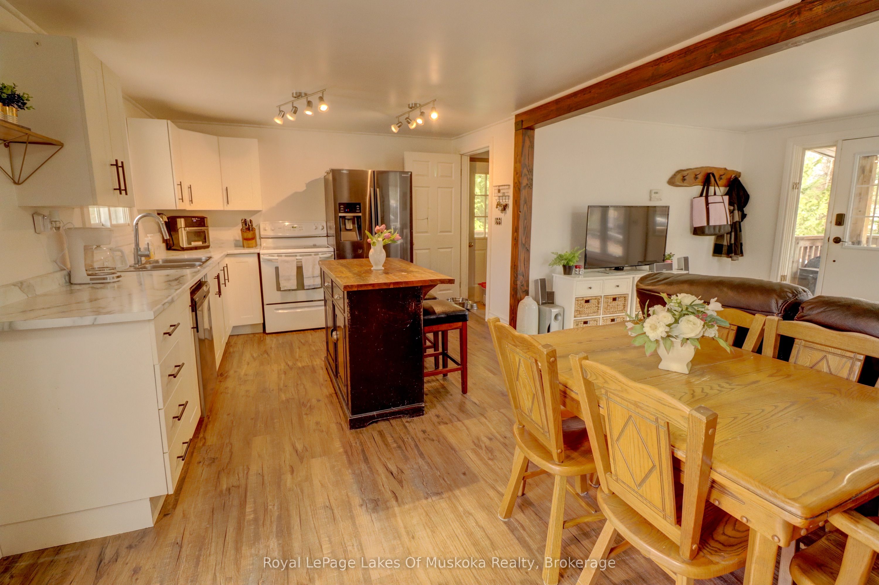 6 Hibberd Ln Property Photo 6