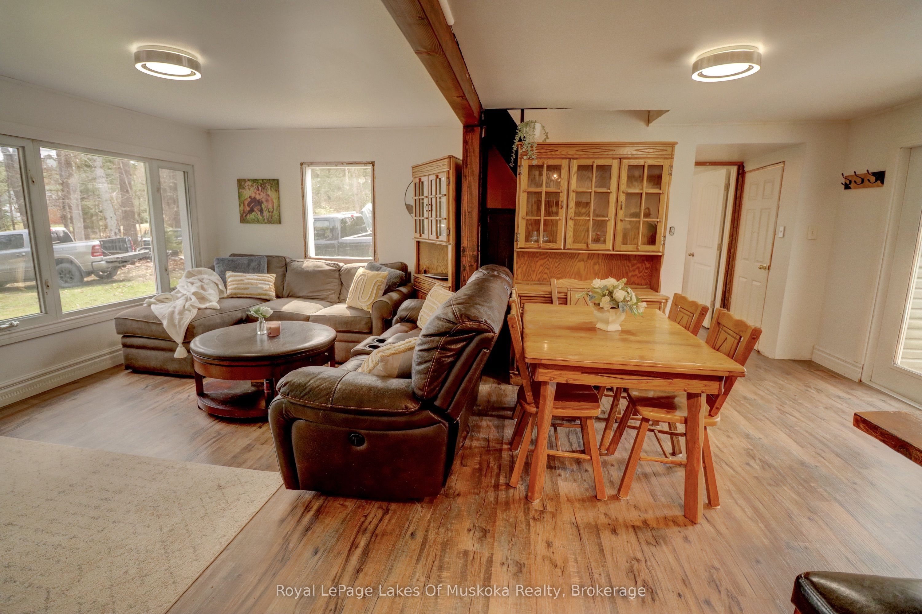 6 Hibberd Ln Property Photo 8