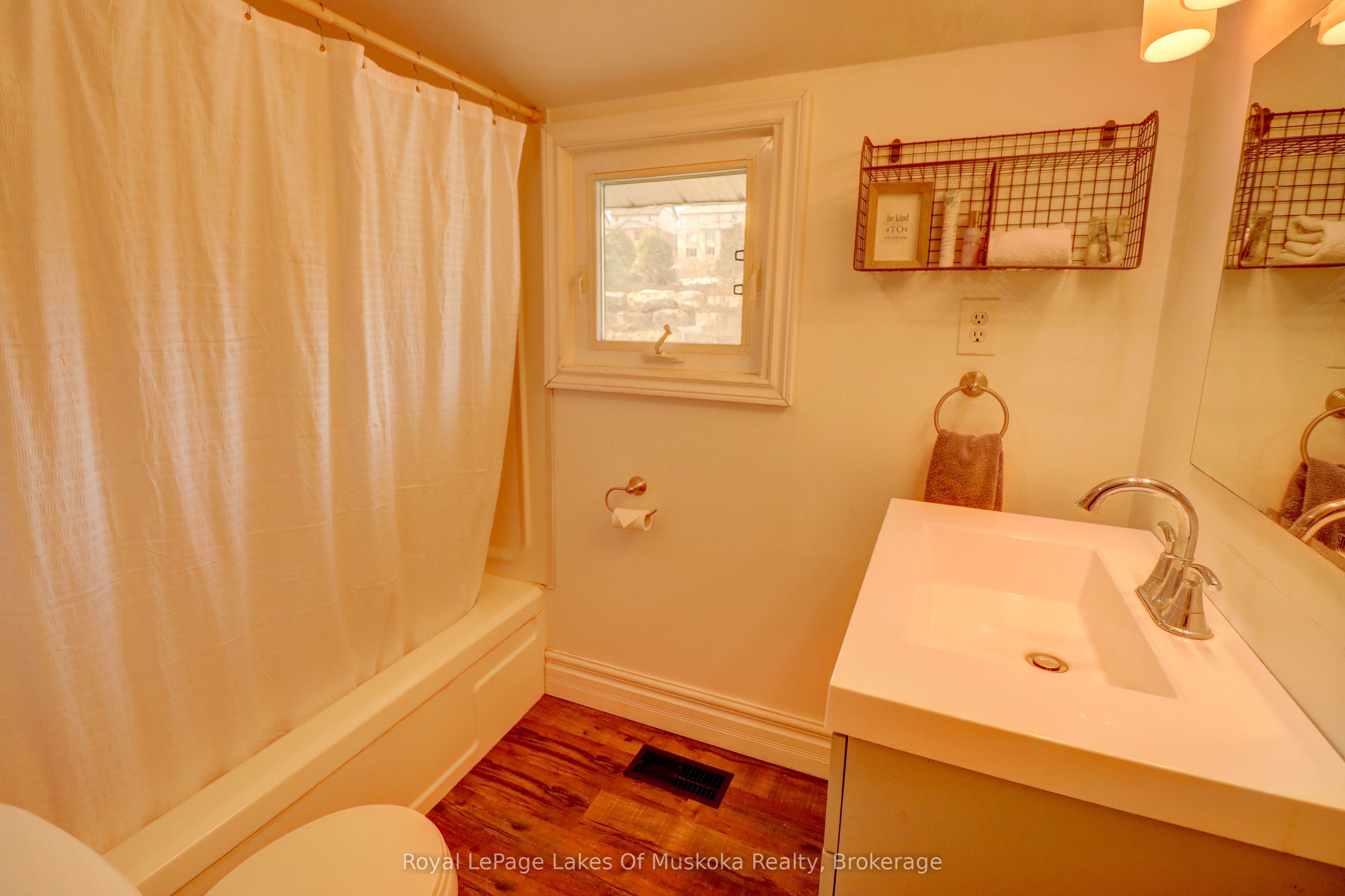 6 Hibberd Ln Property Photo 13