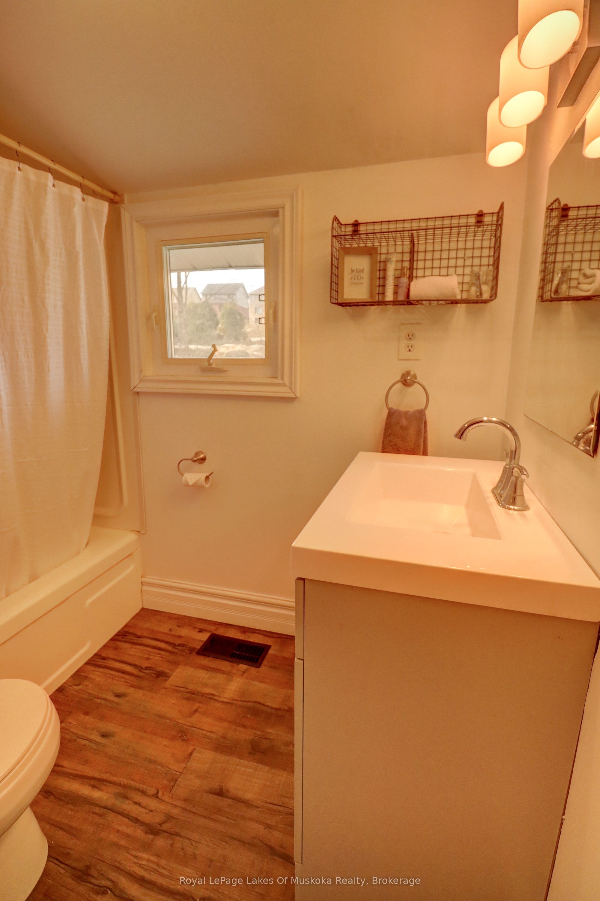 6 Hibberd Ln Property Photo 14