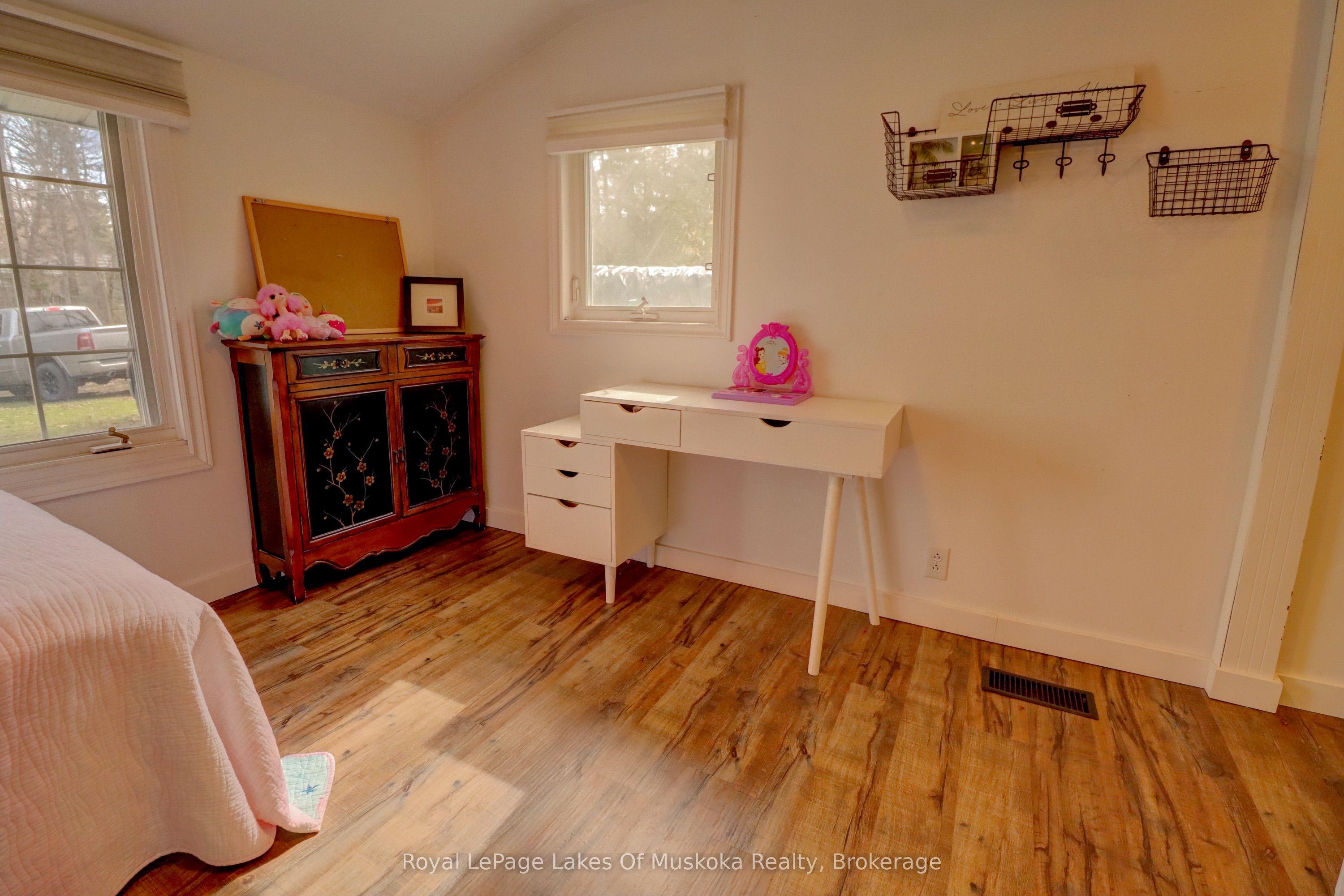 6 Hibberd Ln Property Photo 16