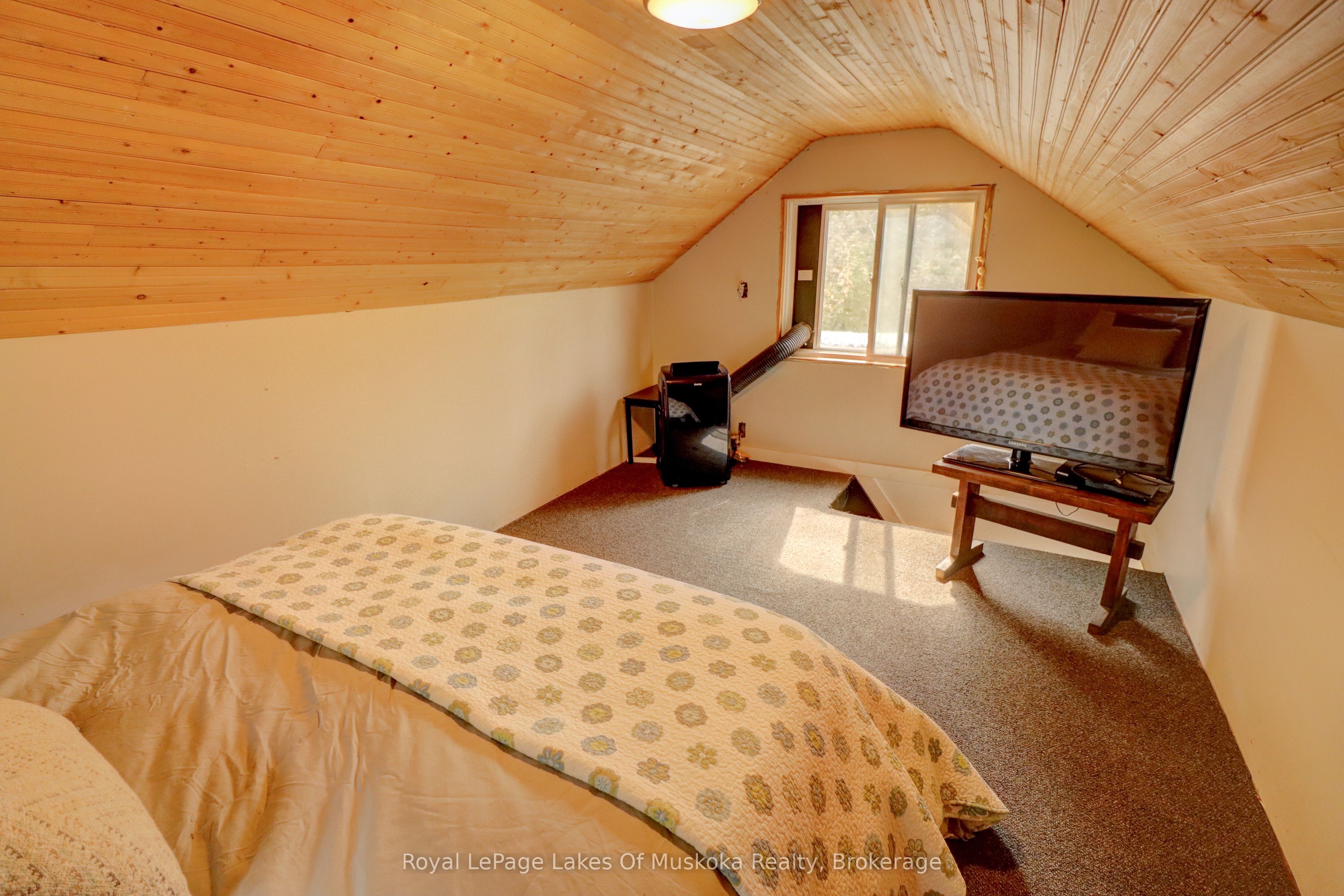 6 Hibberd Ln Property Photo 18