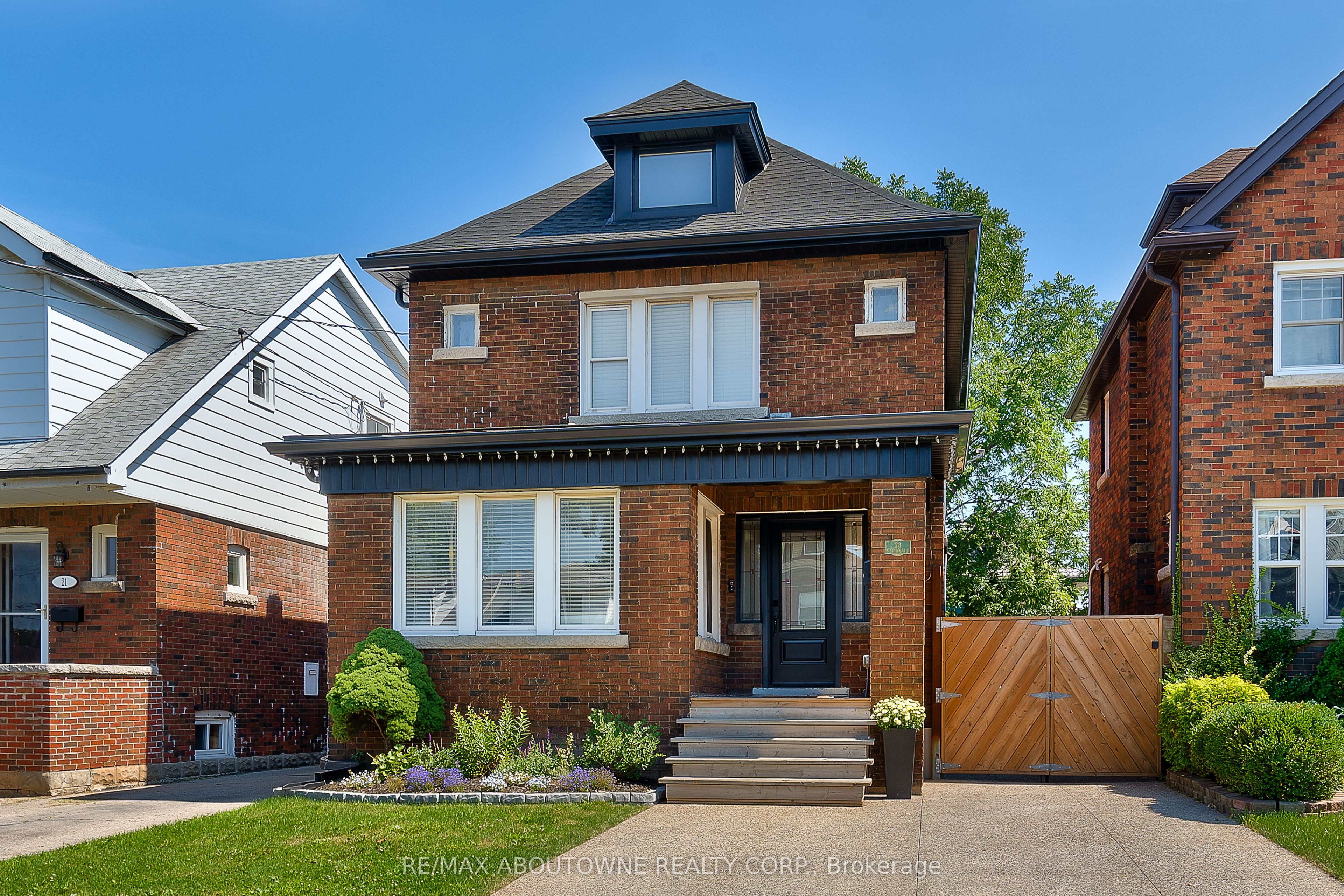 23 Ottawa St S
