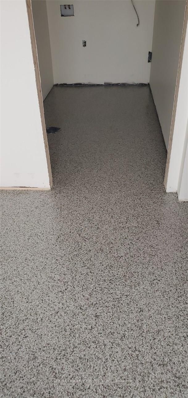 120 Parkdale Avenue N Office #1 Property Photo 10