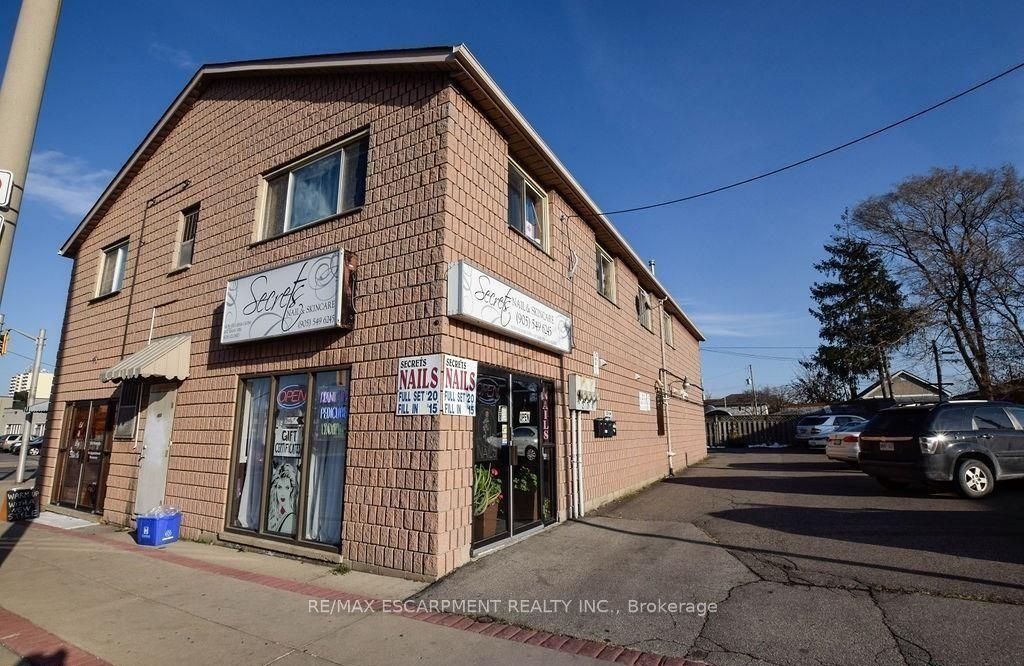 120 Parkdale Avenue N Office #1 Property Photo 11