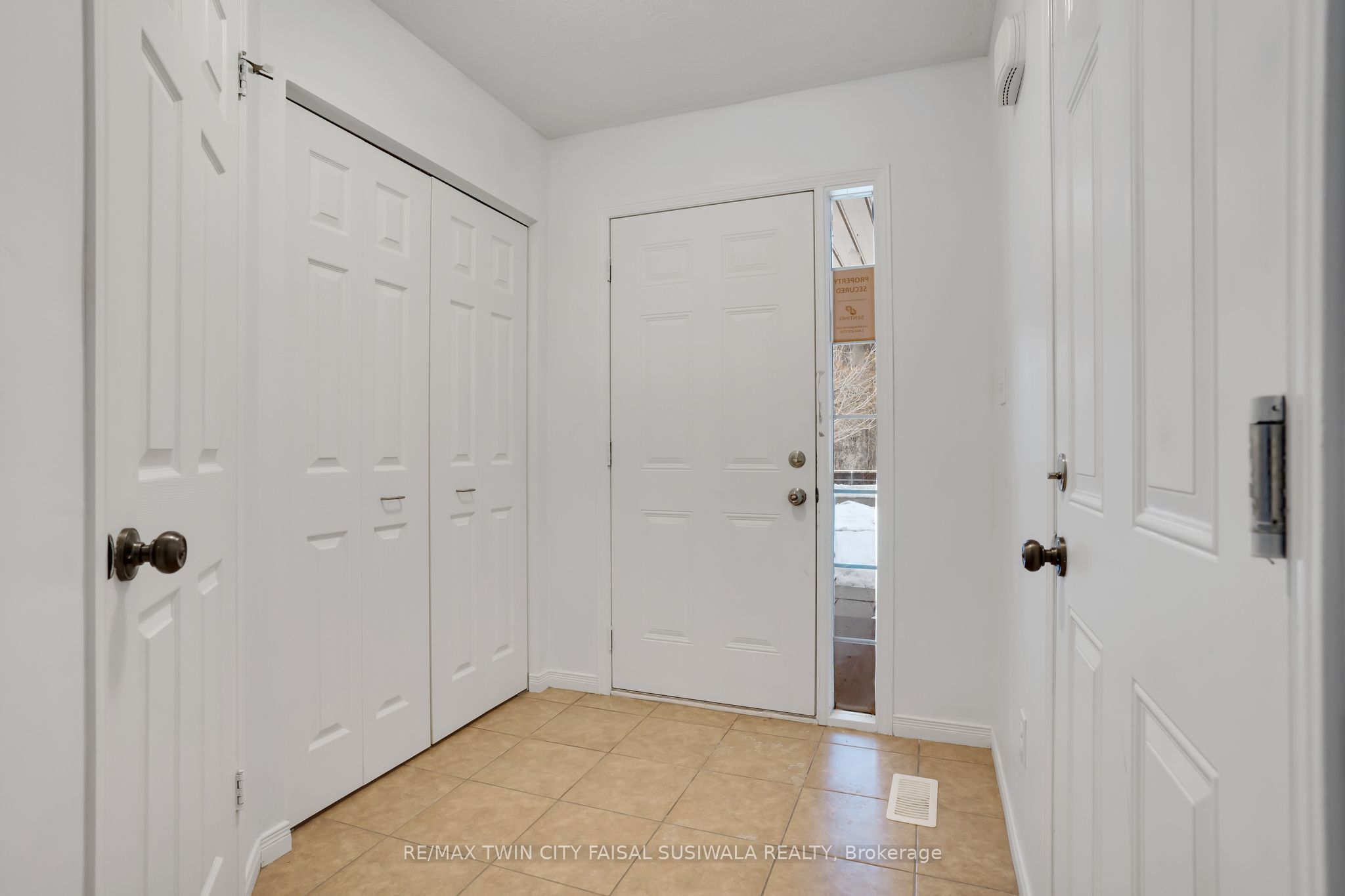 310 Fallowfield Drive Property Photo 4