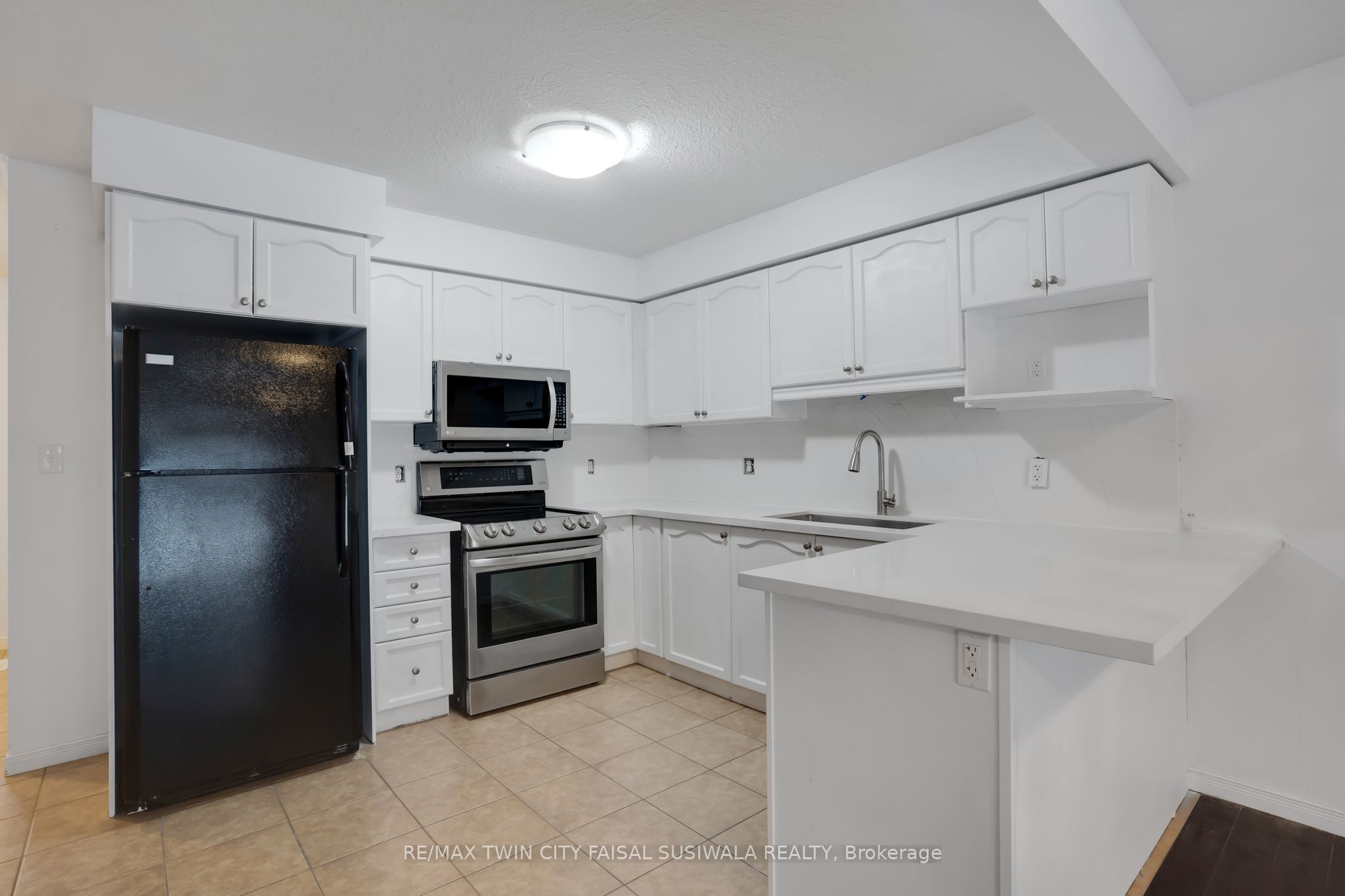 310 Fallowfield Drive Property Photo 7