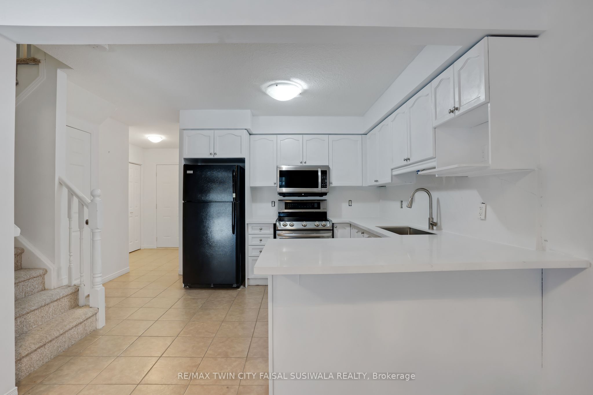 310 Fallowfield Drive Property Photo 8