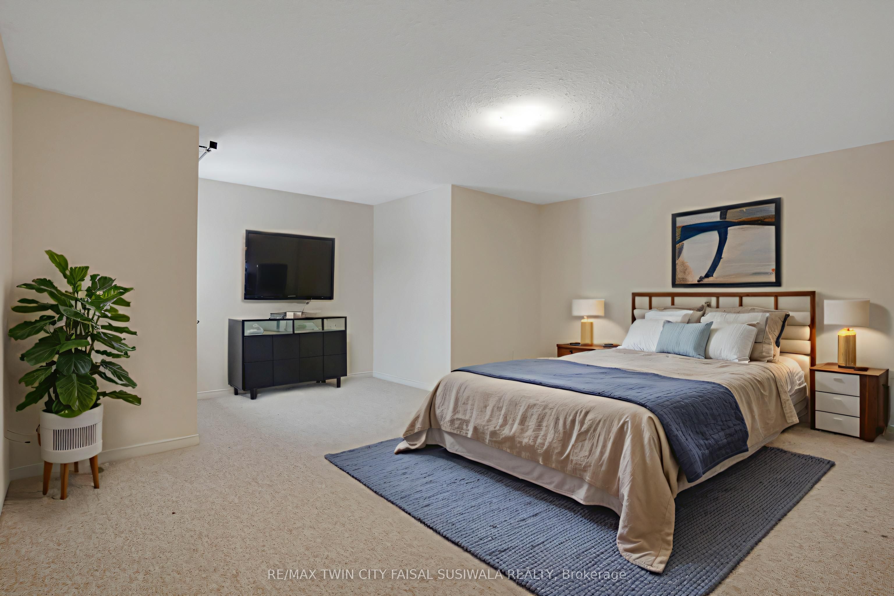 310 Fallowfield Drive Property Photo 14