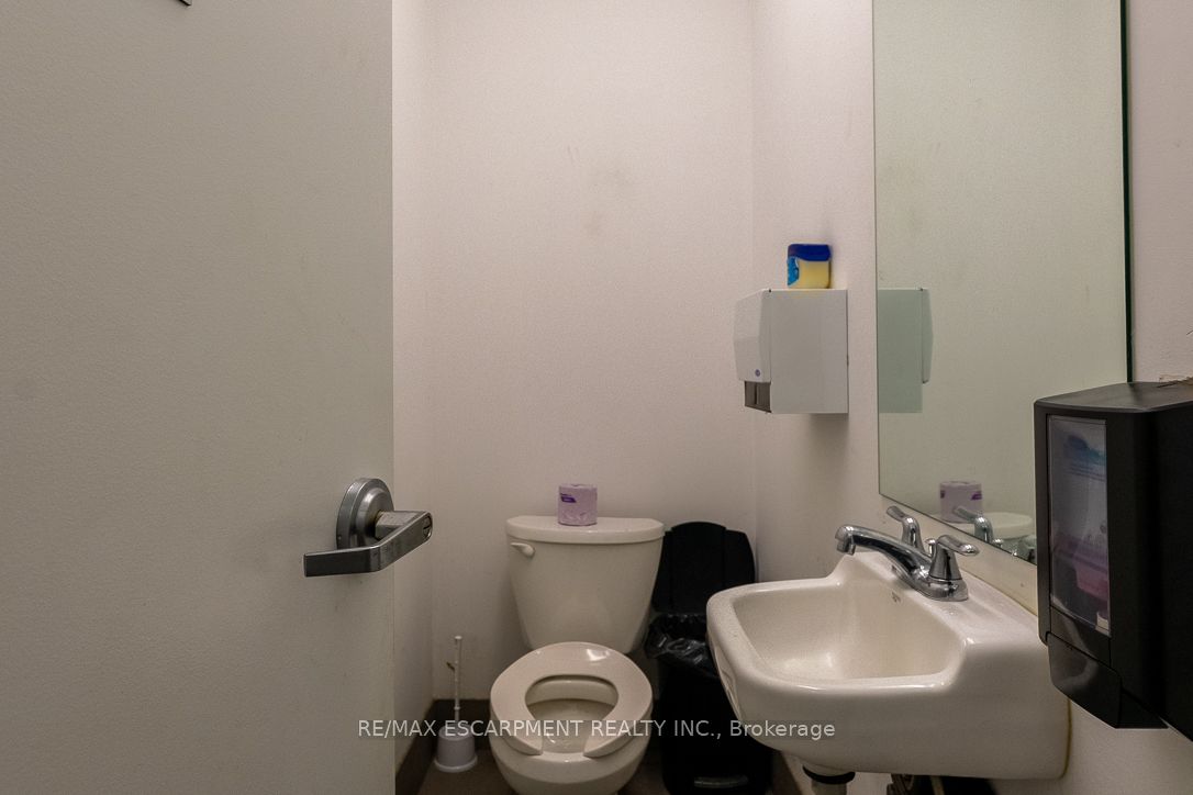300 Fourth Avenue 3 Property Photo 25