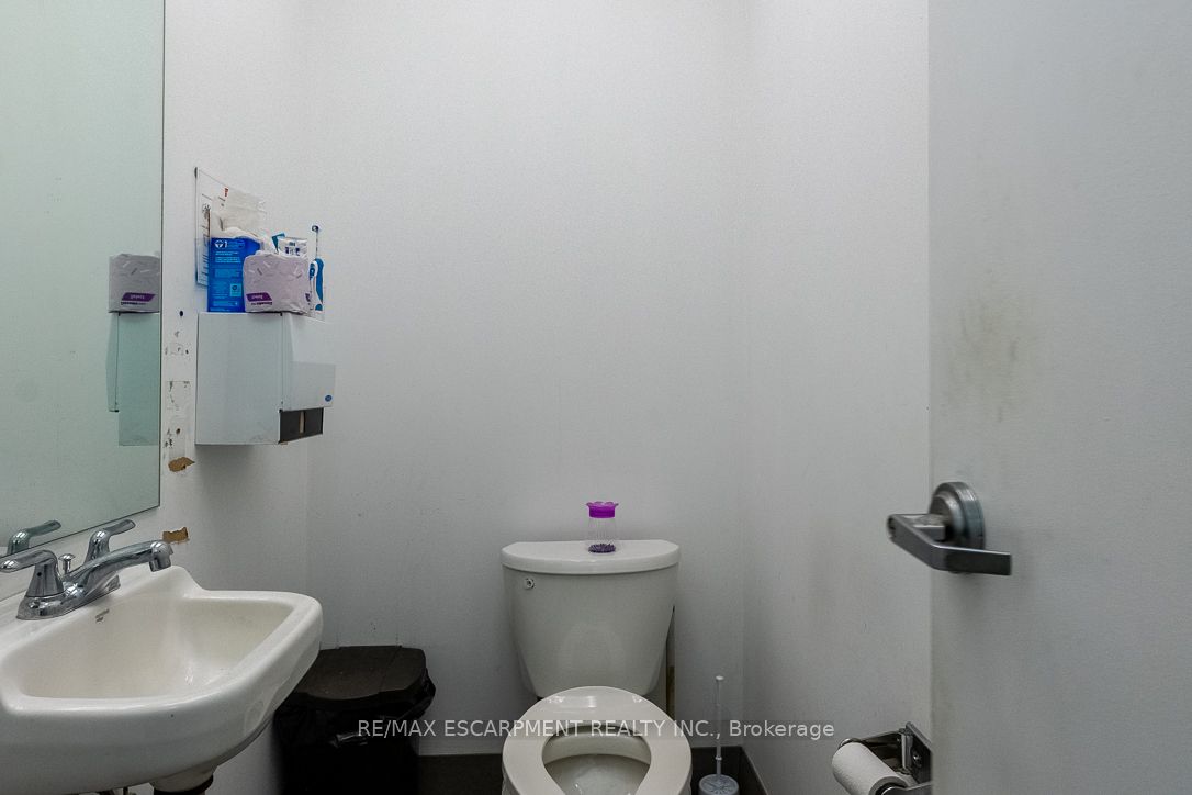 300 Fourth Avenue 3 Property Photo 26