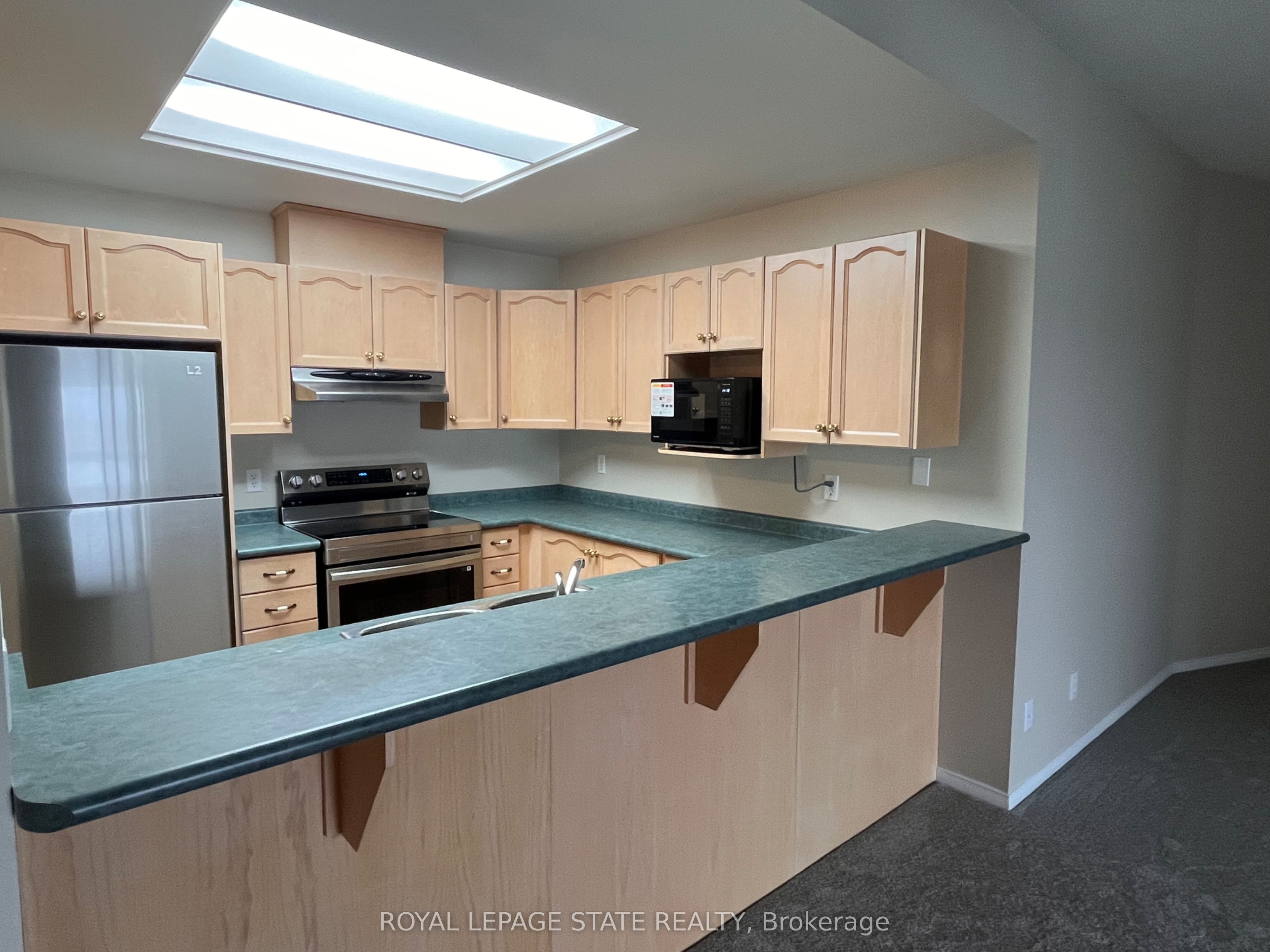 210 Main Street E 203 Property Photo 18