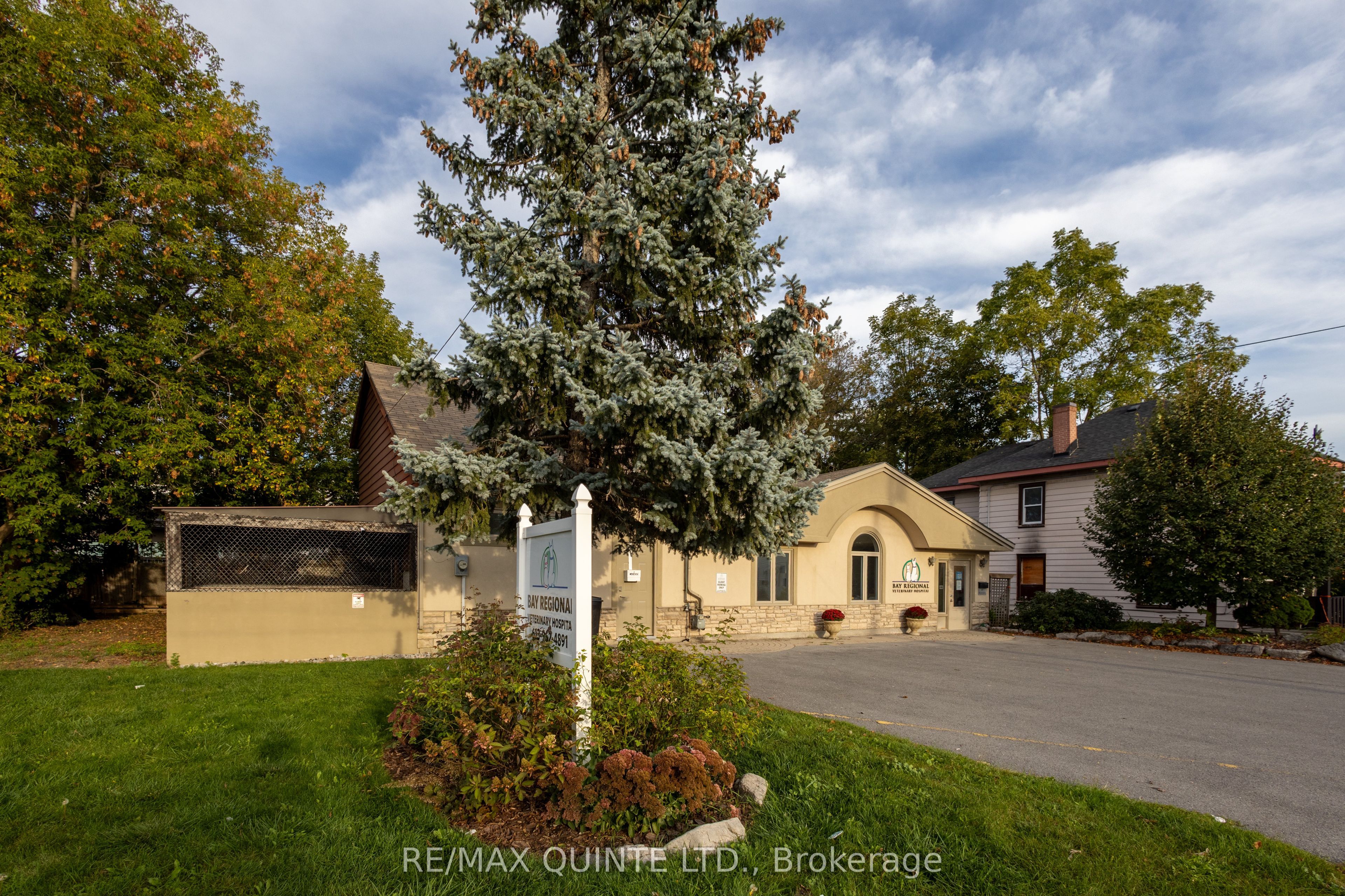 437 Bleecker Avenue Property Photo 4