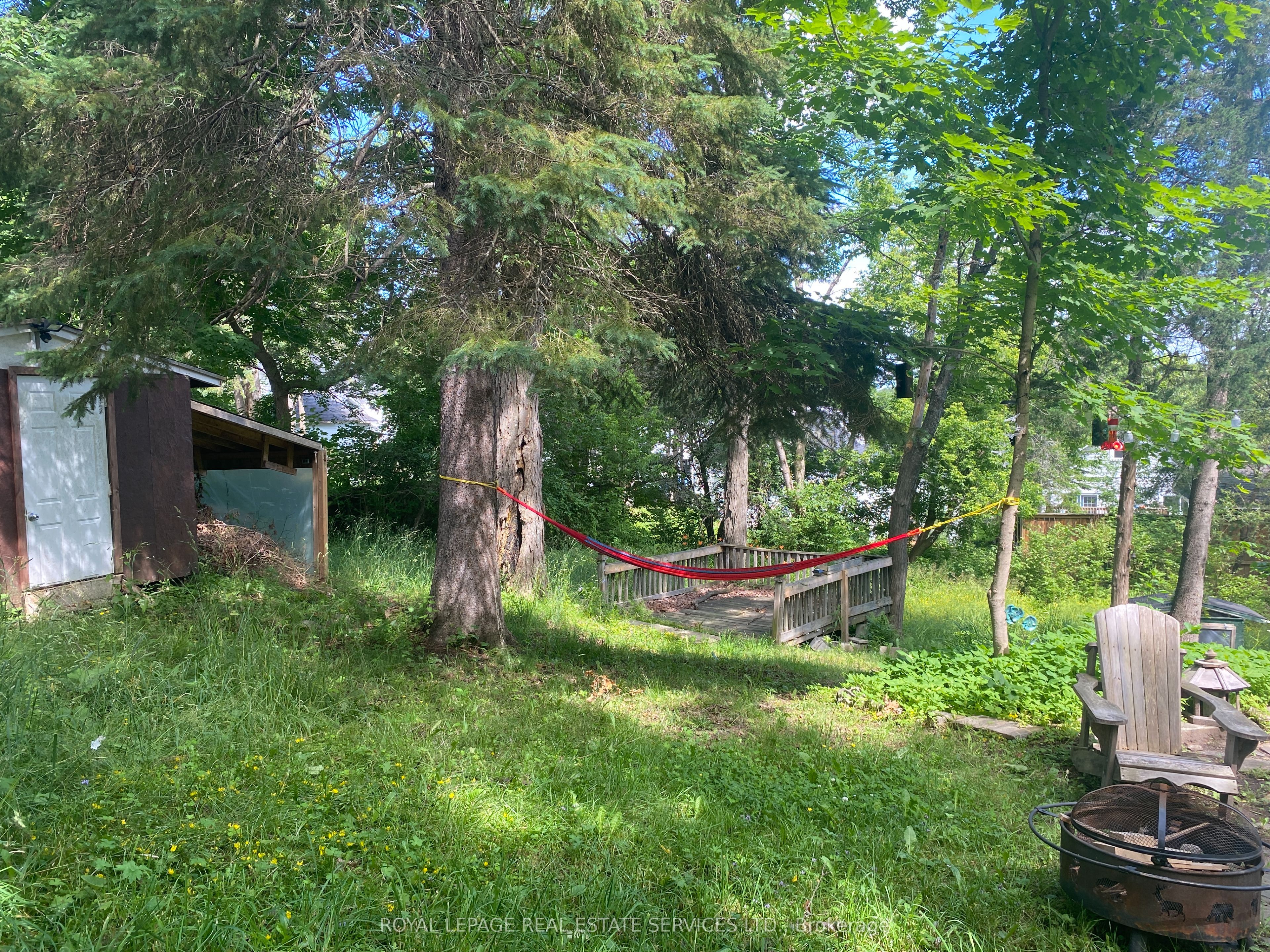 16 Cora Street E Property Photo 8