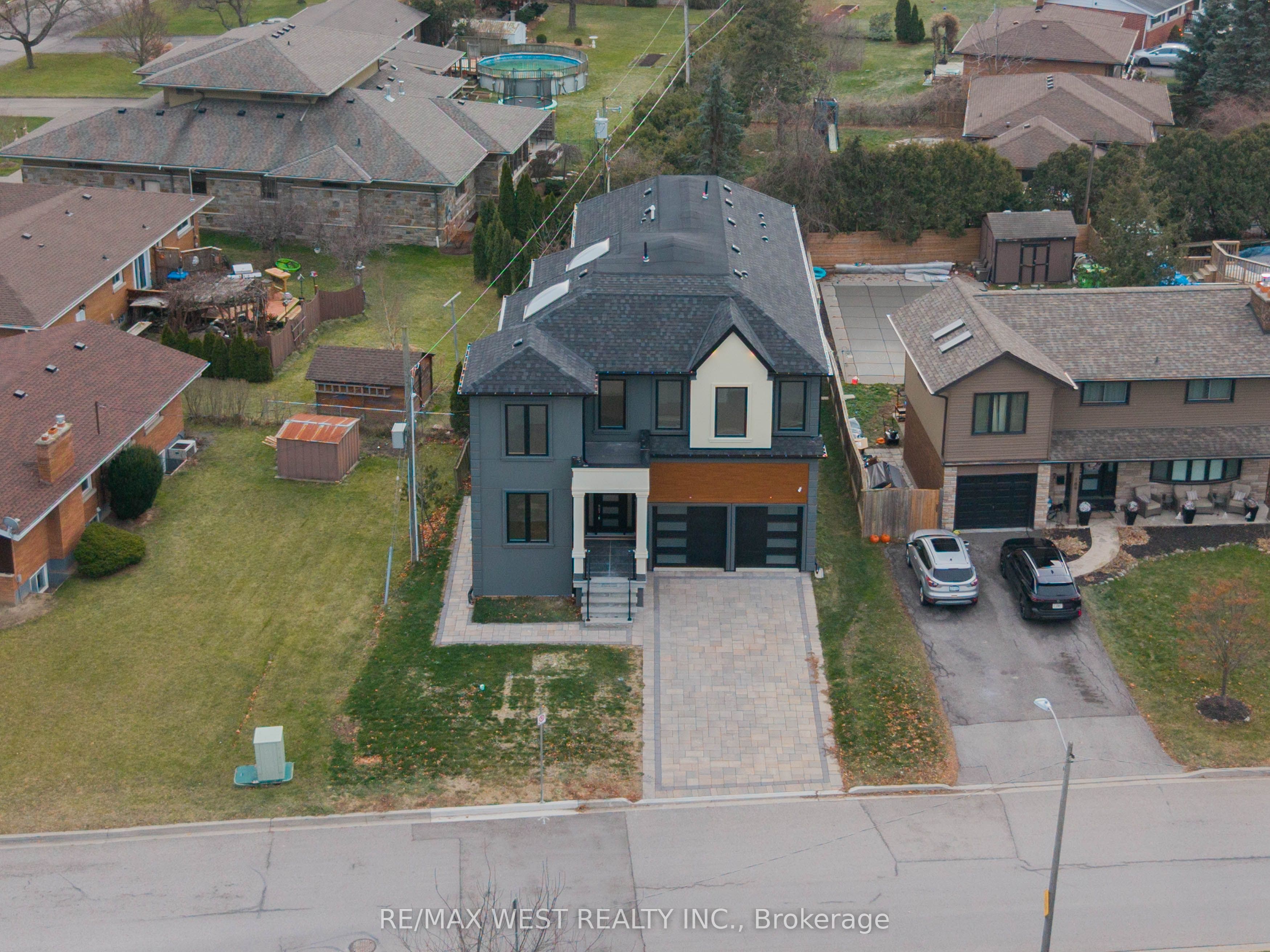 185 Riverview Boulevard Property Photo 3
