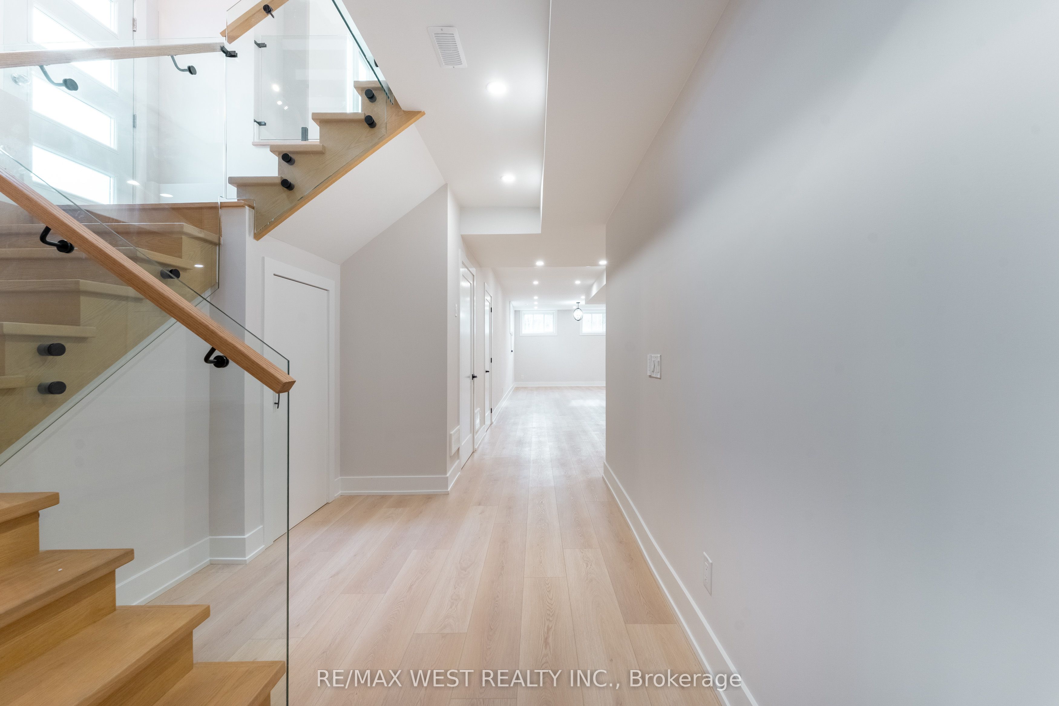 185 Riverview Boulevard Property Photo 28