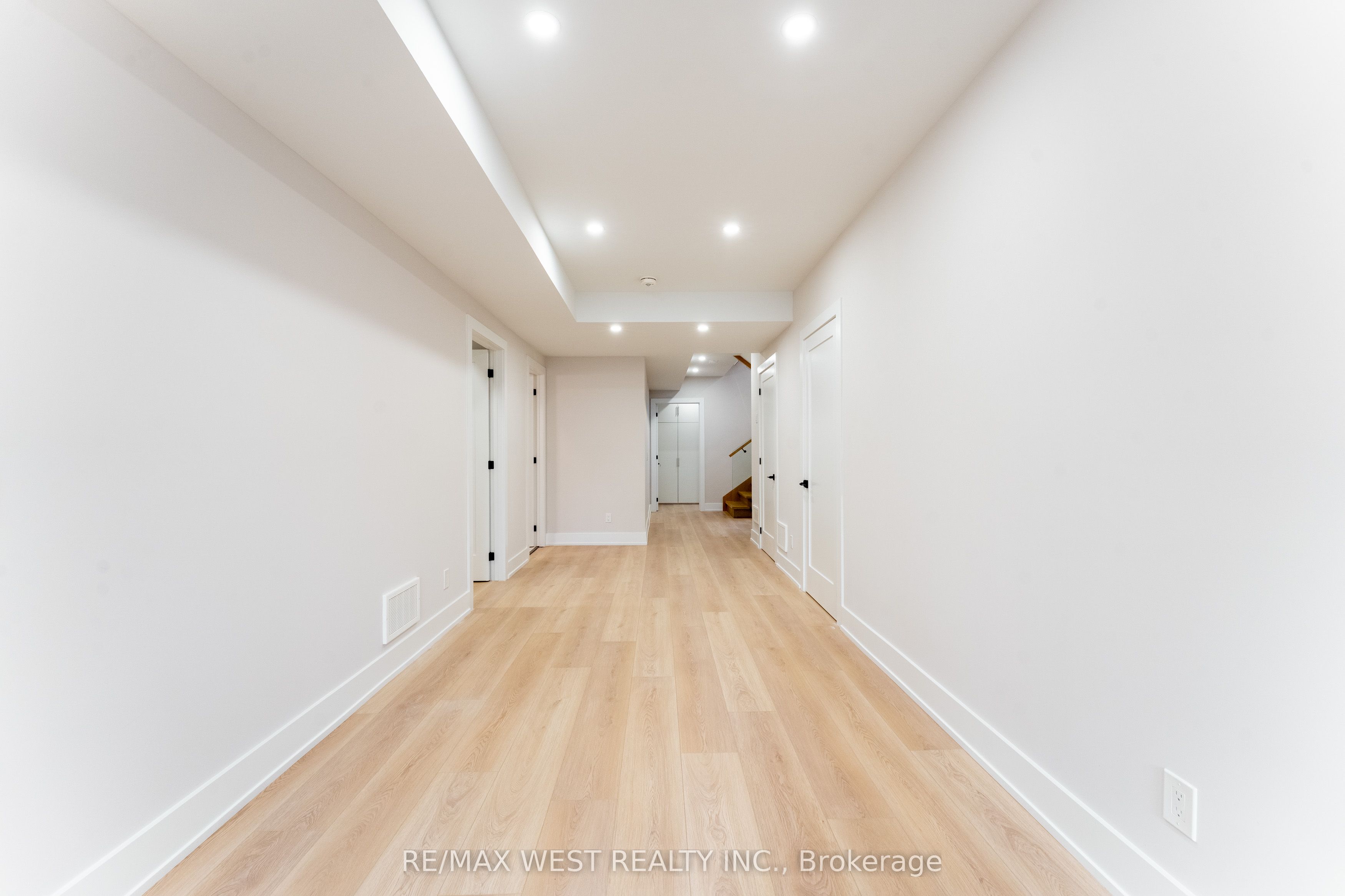 185 Riverview Boulevard Property Photo 32