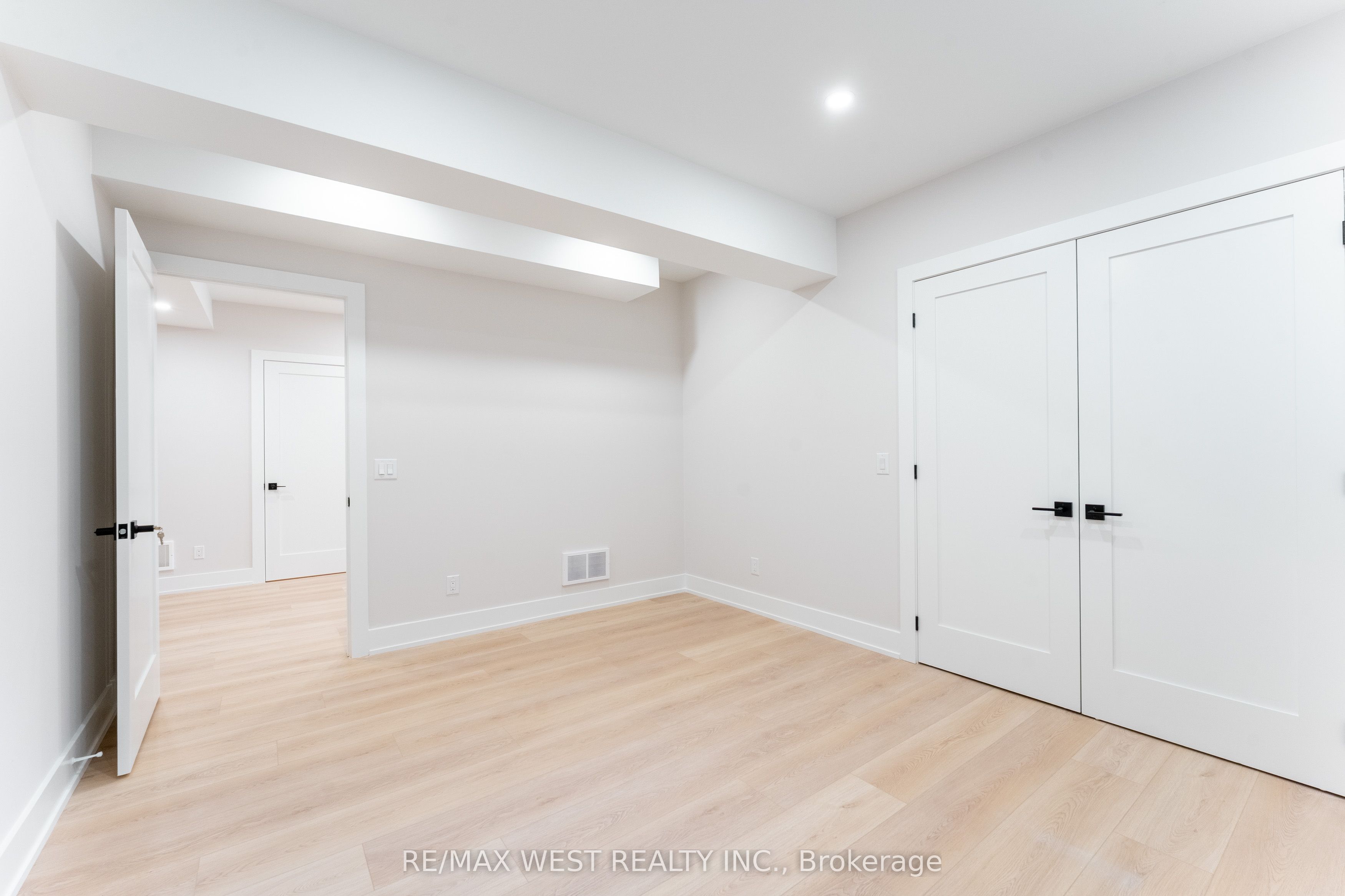 185 Riverview Boulevard Property Photo 33