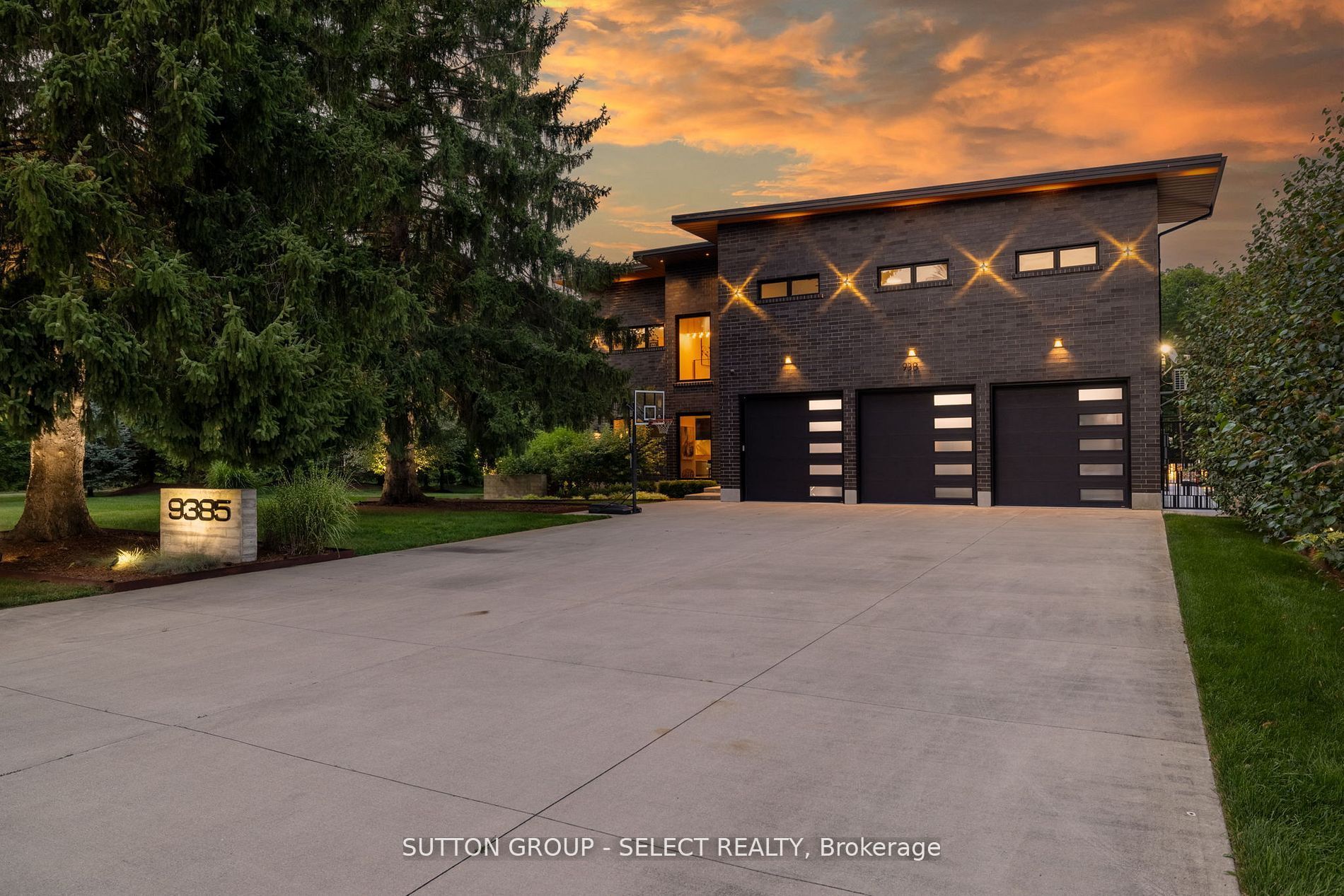 9385 Elviage Drive Property Photo 3