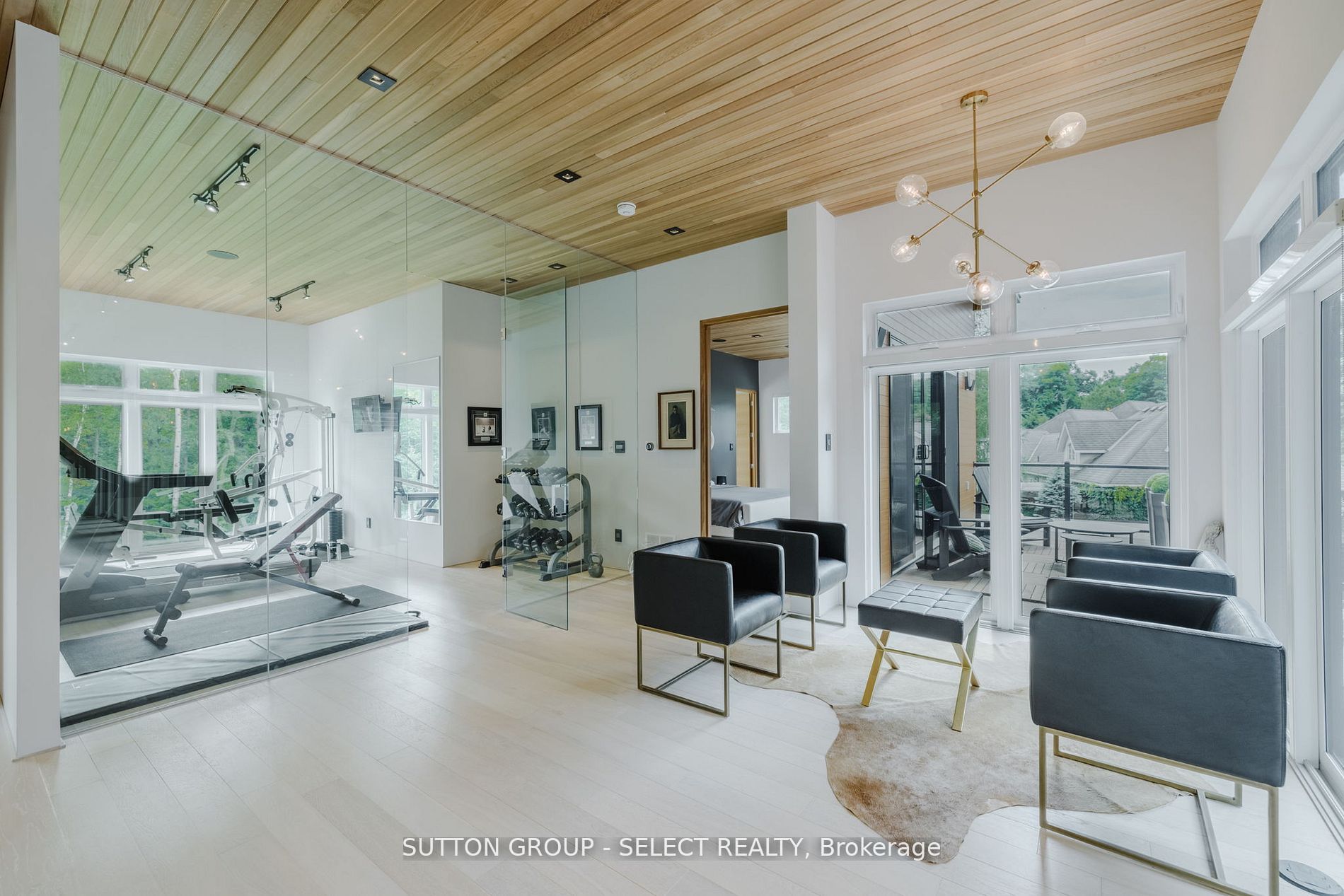 9385 Elviage Drive Property Photo 14