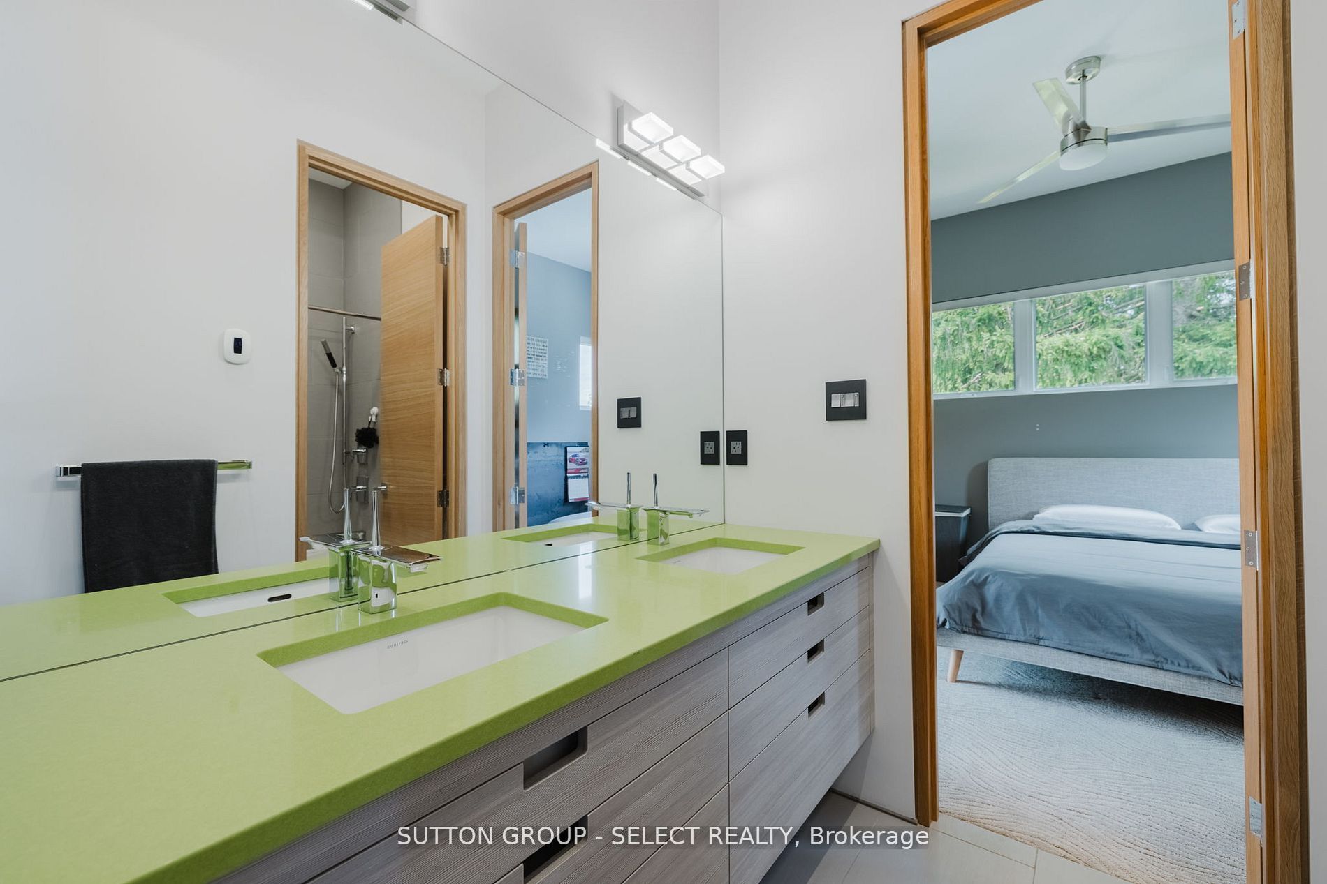 9385 Elviage Drive Property Photo 21