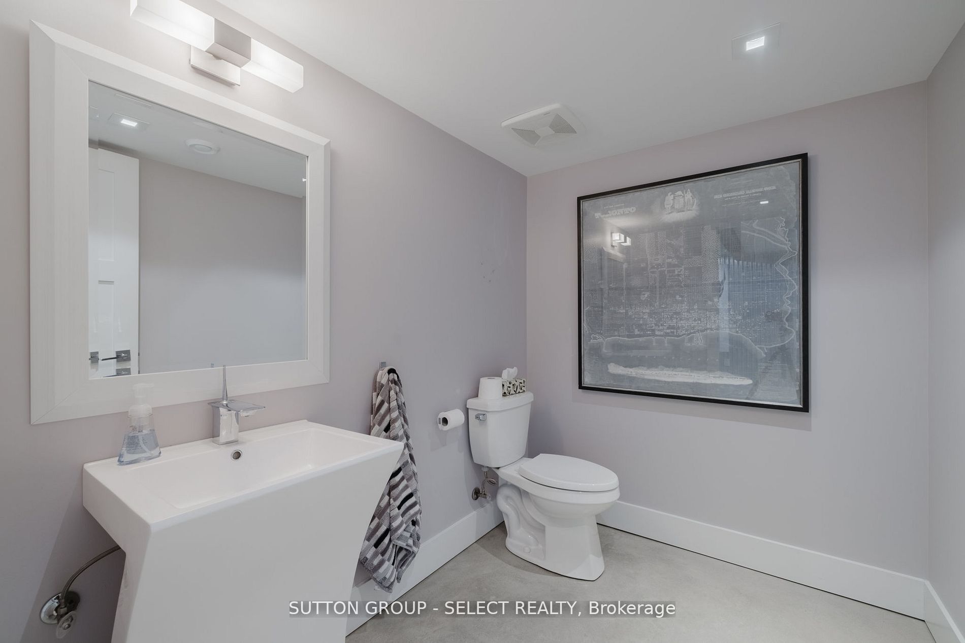 9385 Elviage Drive Property Photo 29